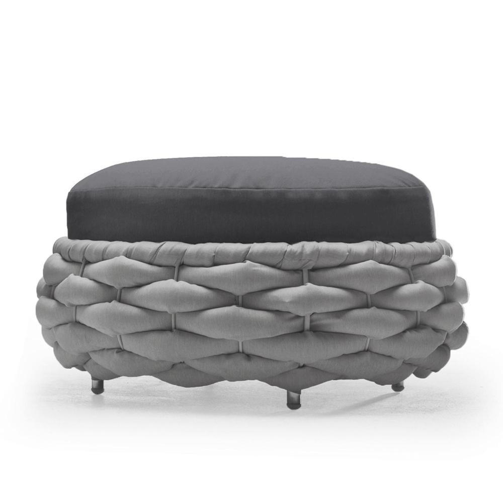 Hocker zum Aufziehen mit schwarzem oder grauem Stoffbezug (Philippinisch) im Angebot