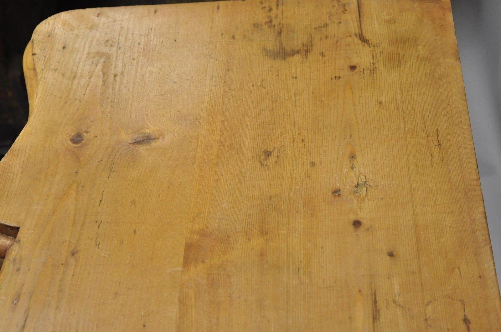 Knotty Pine French Country Primitive Sideboard Server Buffet Cabinet Glass Knobs In Good Condition In Philadelphia, PA