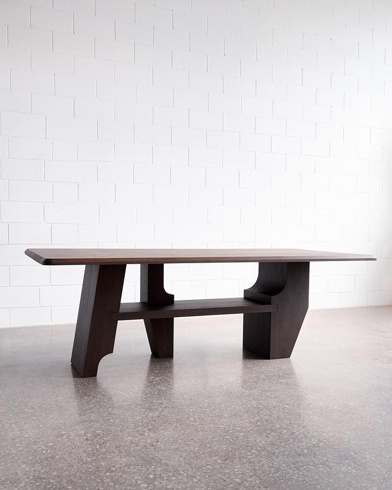 Mesa de Comedor Knox en Roble Oscuro 96 