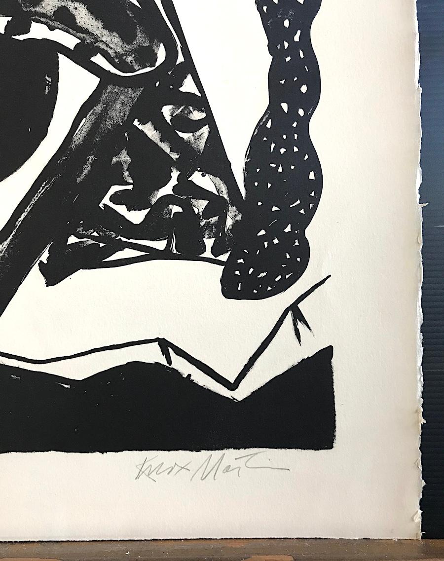 FACE TO FACE Signierte Steinlithographie, Abstraktes Gesicht in Schwarz-Weiß, Expressionismus (Beige), Abstract Print, von Knox Martin