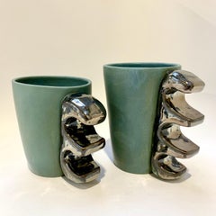 Knuckler Drei-Finger-Becher, handgefertigt und lebensmittelecht, von Keramiker Stef Duffy