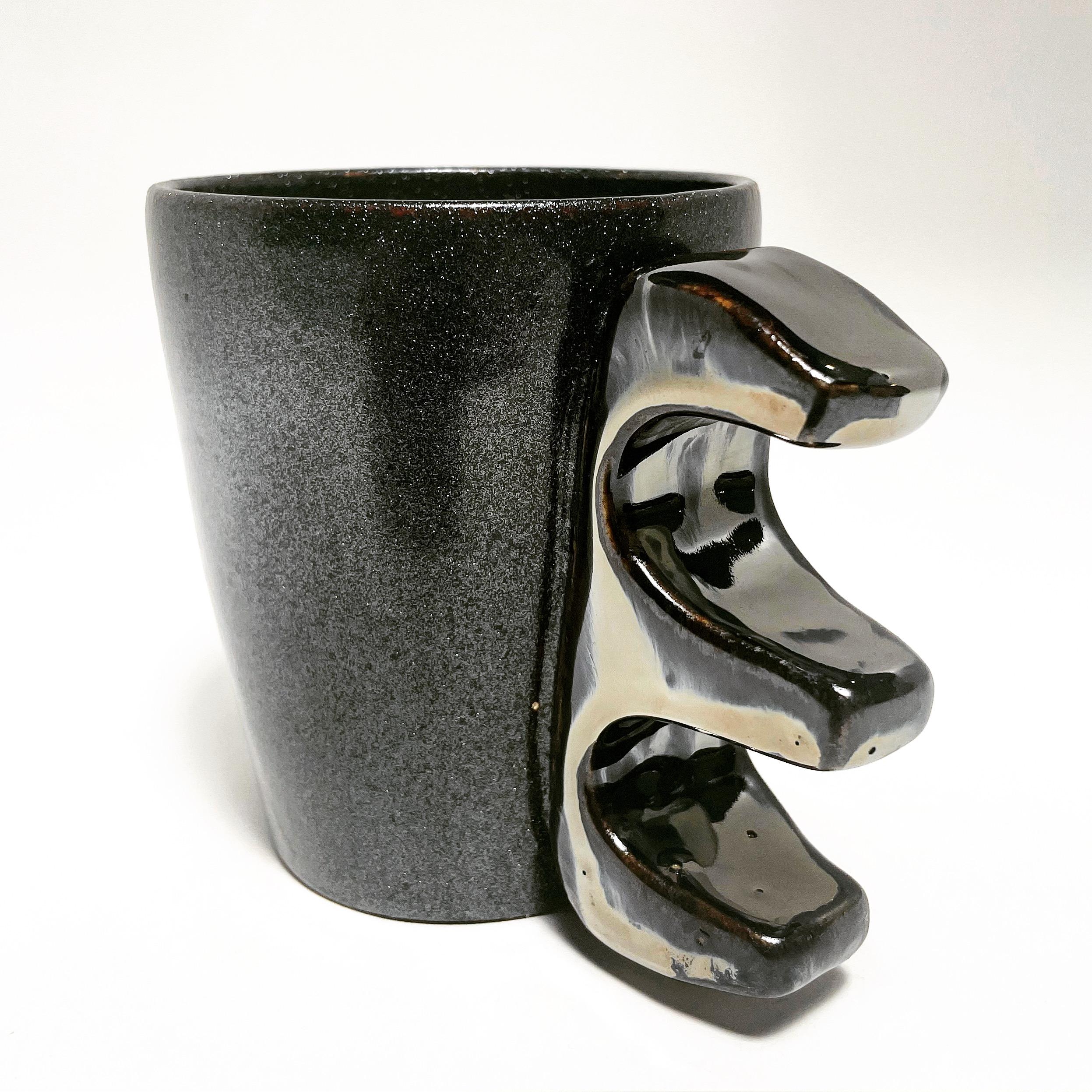American Knuckler Three Finger V, Handmade and Food Safe, by Ceramicist Stef Duffy For Sale