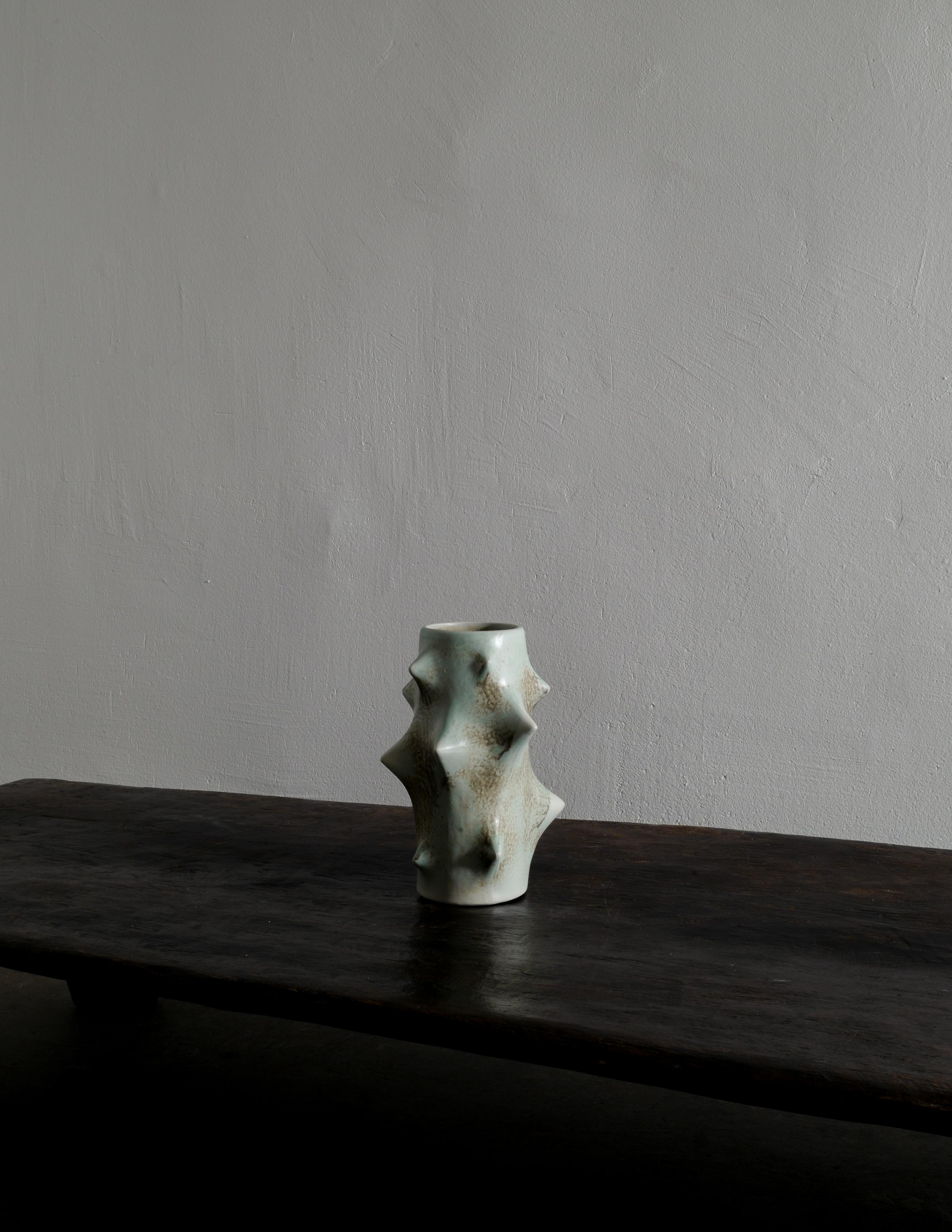 Knud Basse Thorn-Vasen, hergestellt von Michael Andersen, Dänemark, ca. 1970er Jahre (Dänisch) im Angebot