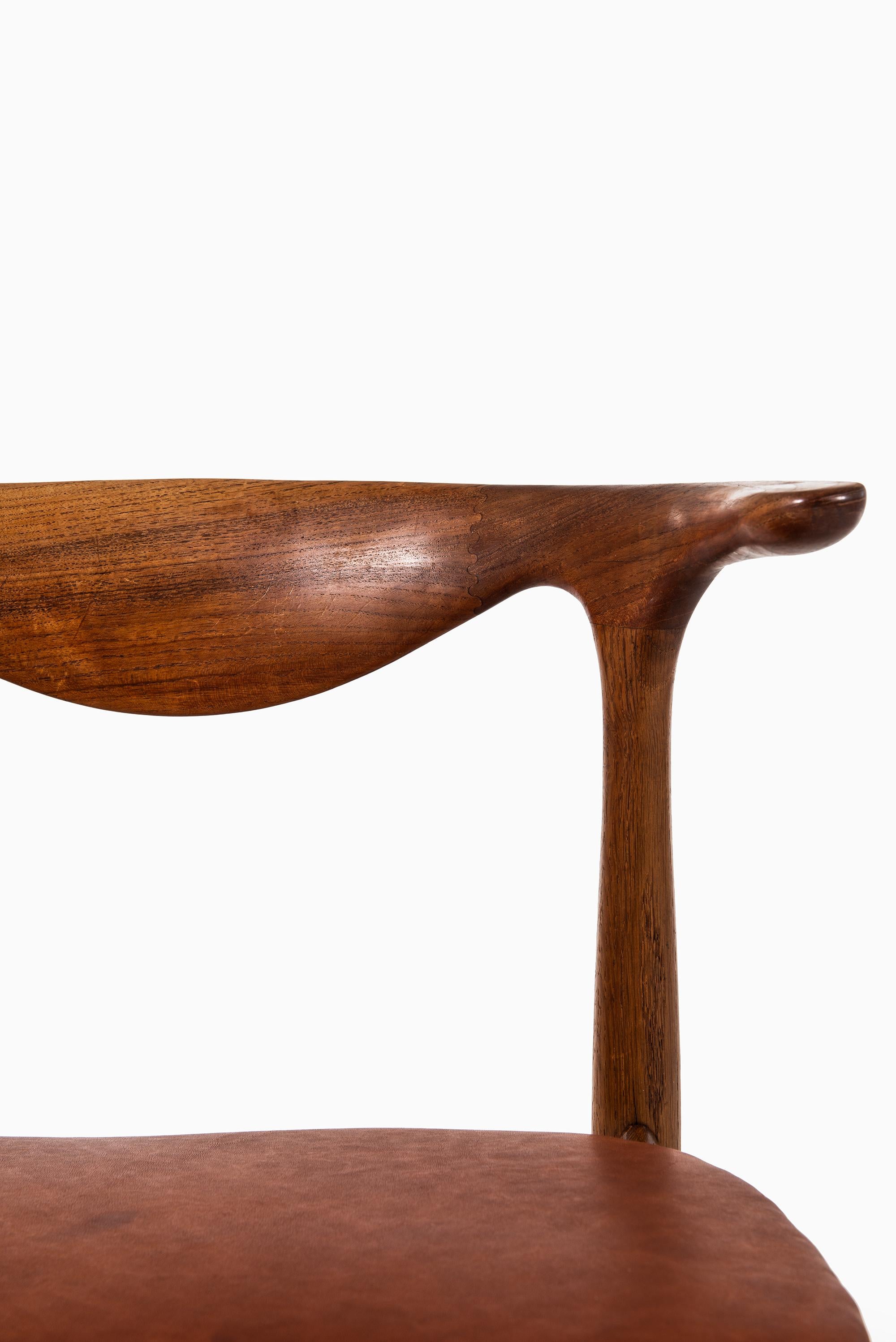Chaise rare modèle SM 521 / Chaise Cowhorn conçue par Knud Færch. Produit par Slagelse møbelfabrik au Danemark.