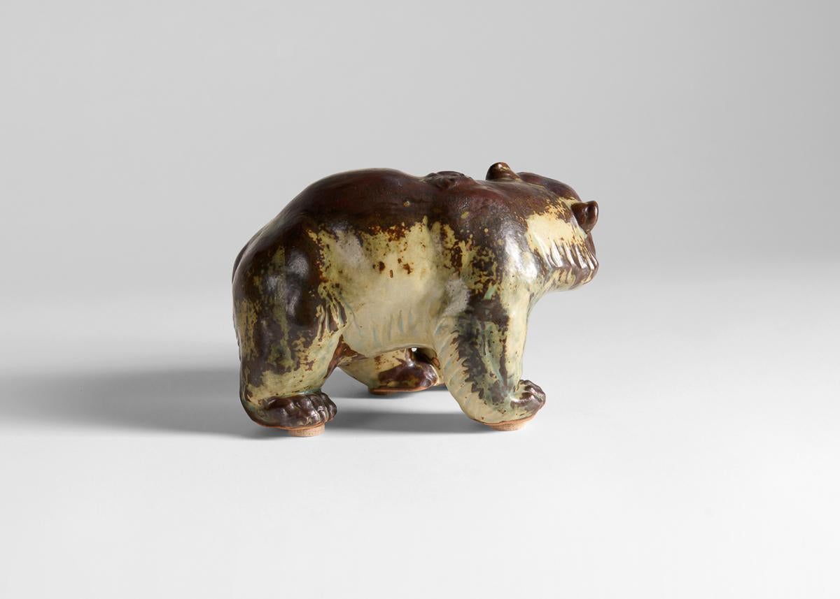 Danese Knud Khyn per Royal Copenhagen, Figurina di orso, Danimarca, circa 1950 in vendita