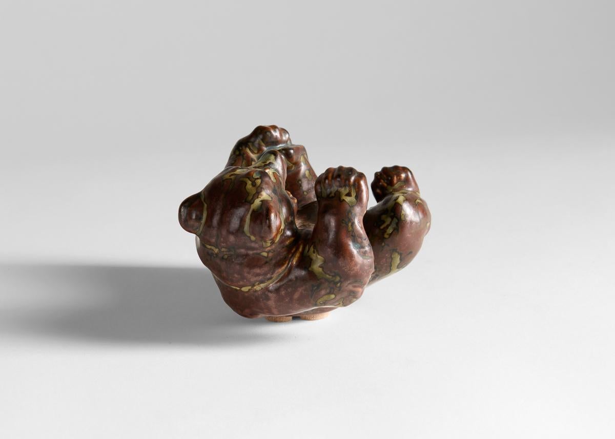 Danese Knud Khyn per Royal Copenhagen, Figurina di orso, Danimarca, circa 1950 in vendita