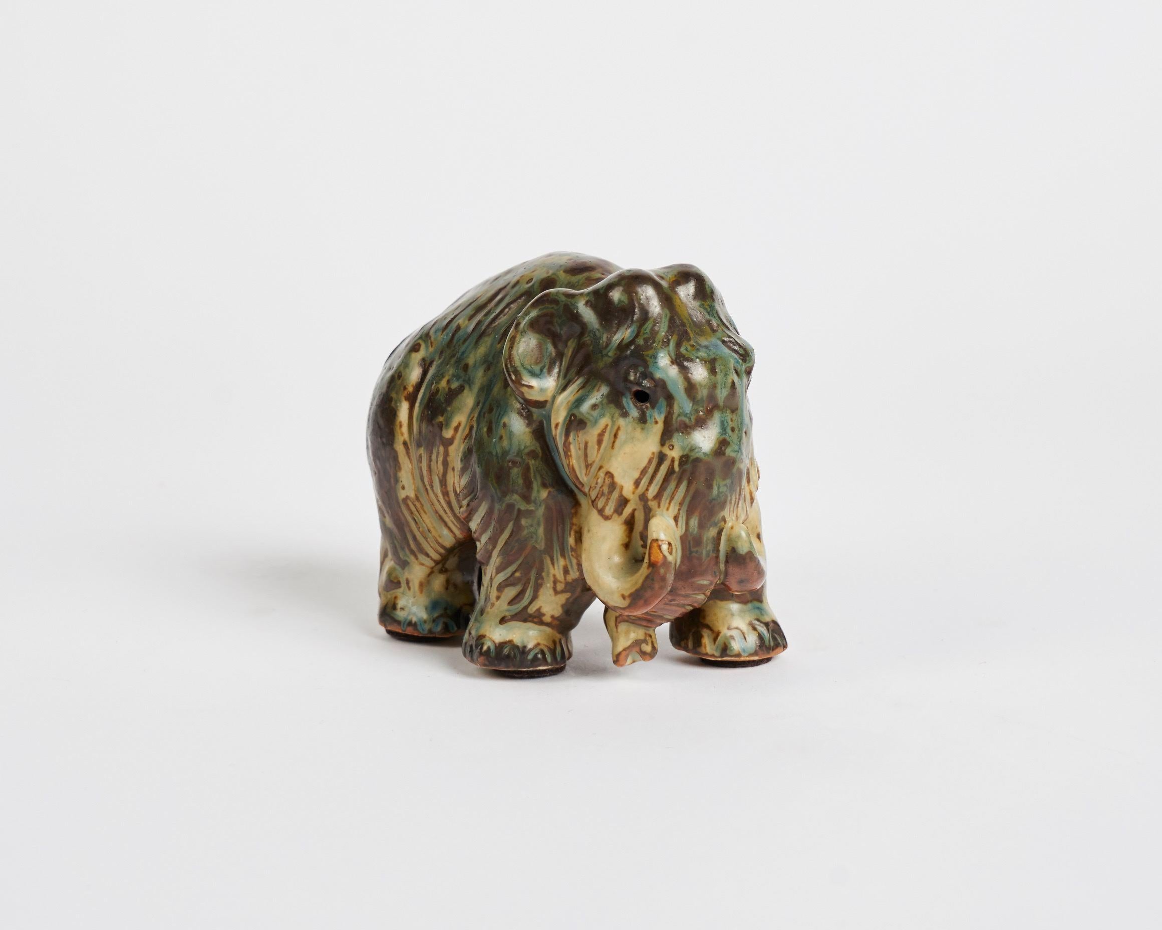 Smaltato Knud Khyn per Royal Copenhagen, Piccolo mammut in ceramica, Danimarca, 1920 circa in vendita