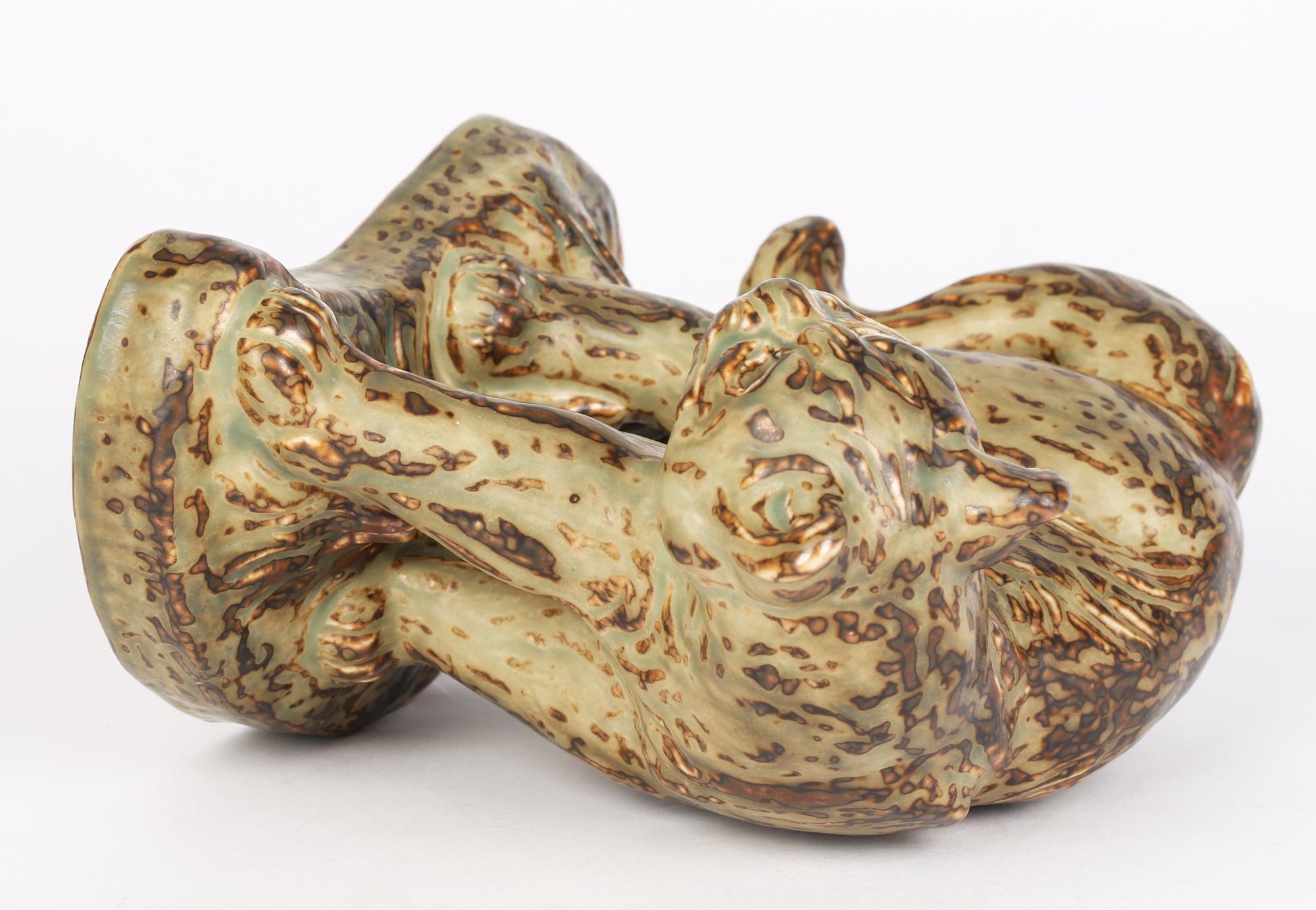Vernissé Figure sculpturale Puma en porcelaine royale danoise de Knud Kyhn pour Royal Copenhagen en vente