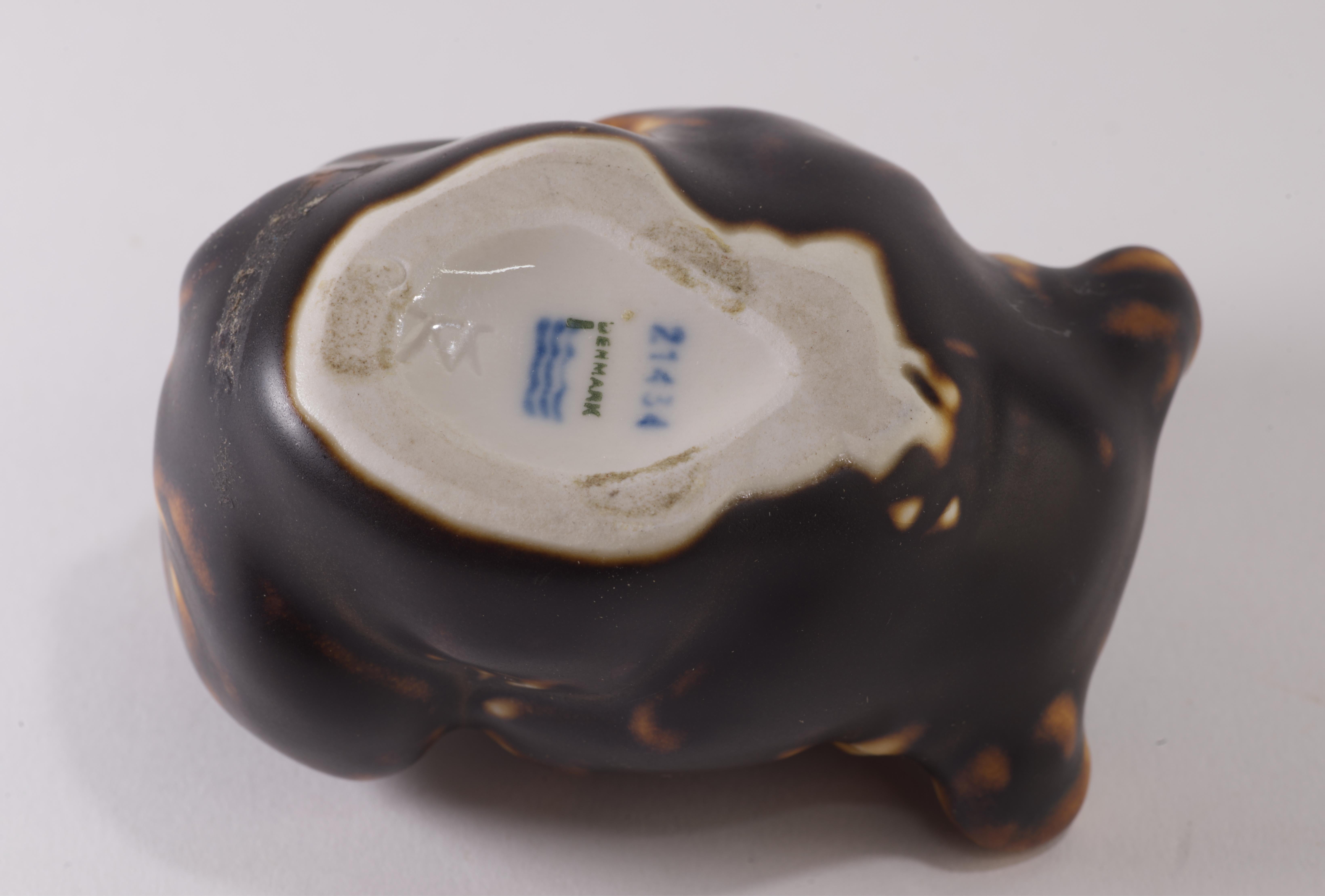 Knud Kyhn para Royal Copenhagen Figurita de porcelana Baby Bear, escandinavo moderno en Bueno estado para la venta en Clifton Springs, NY