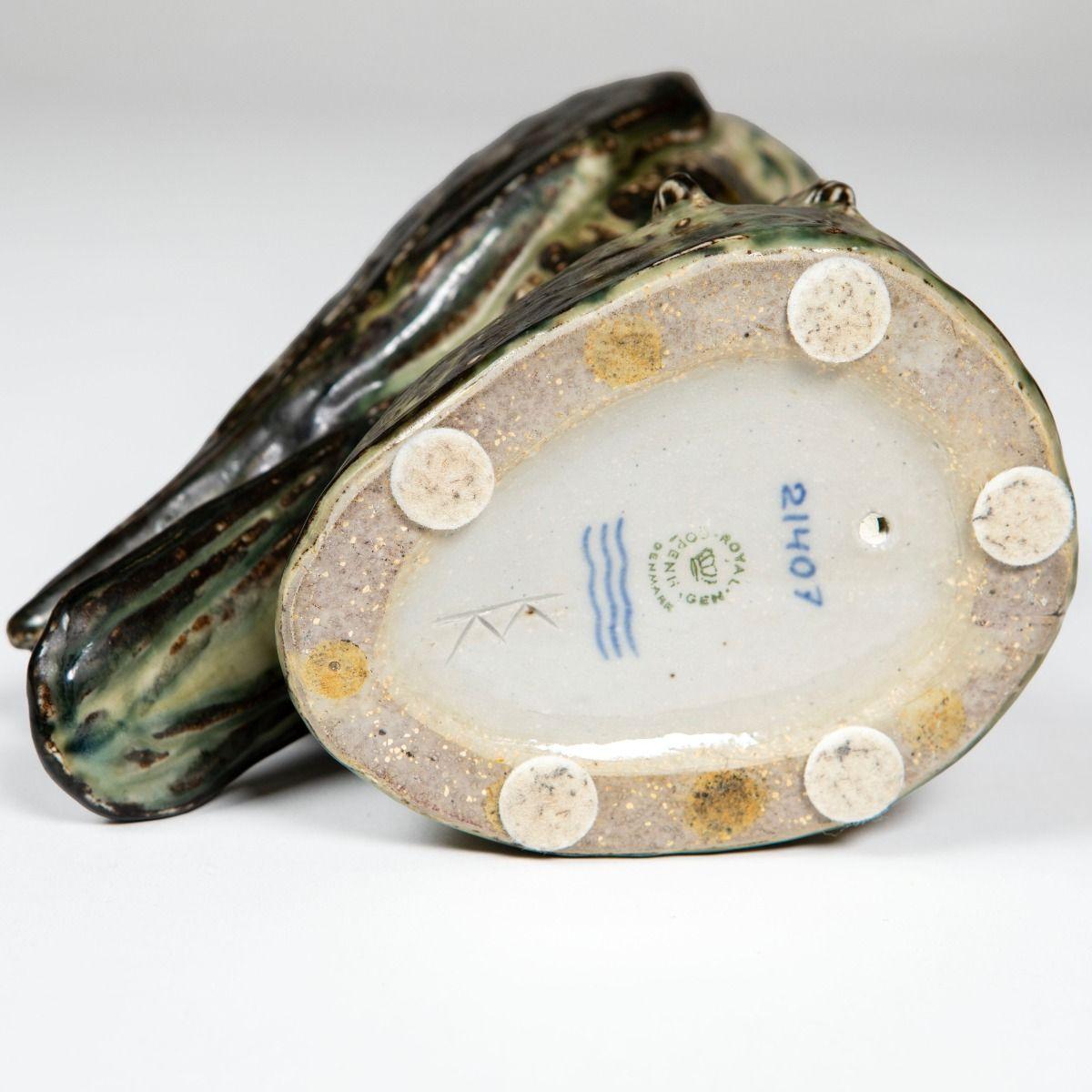 Knud Kyhn per Royal Copenhagen Falco pellegrino in gres con smalto Sung An in vendita 1