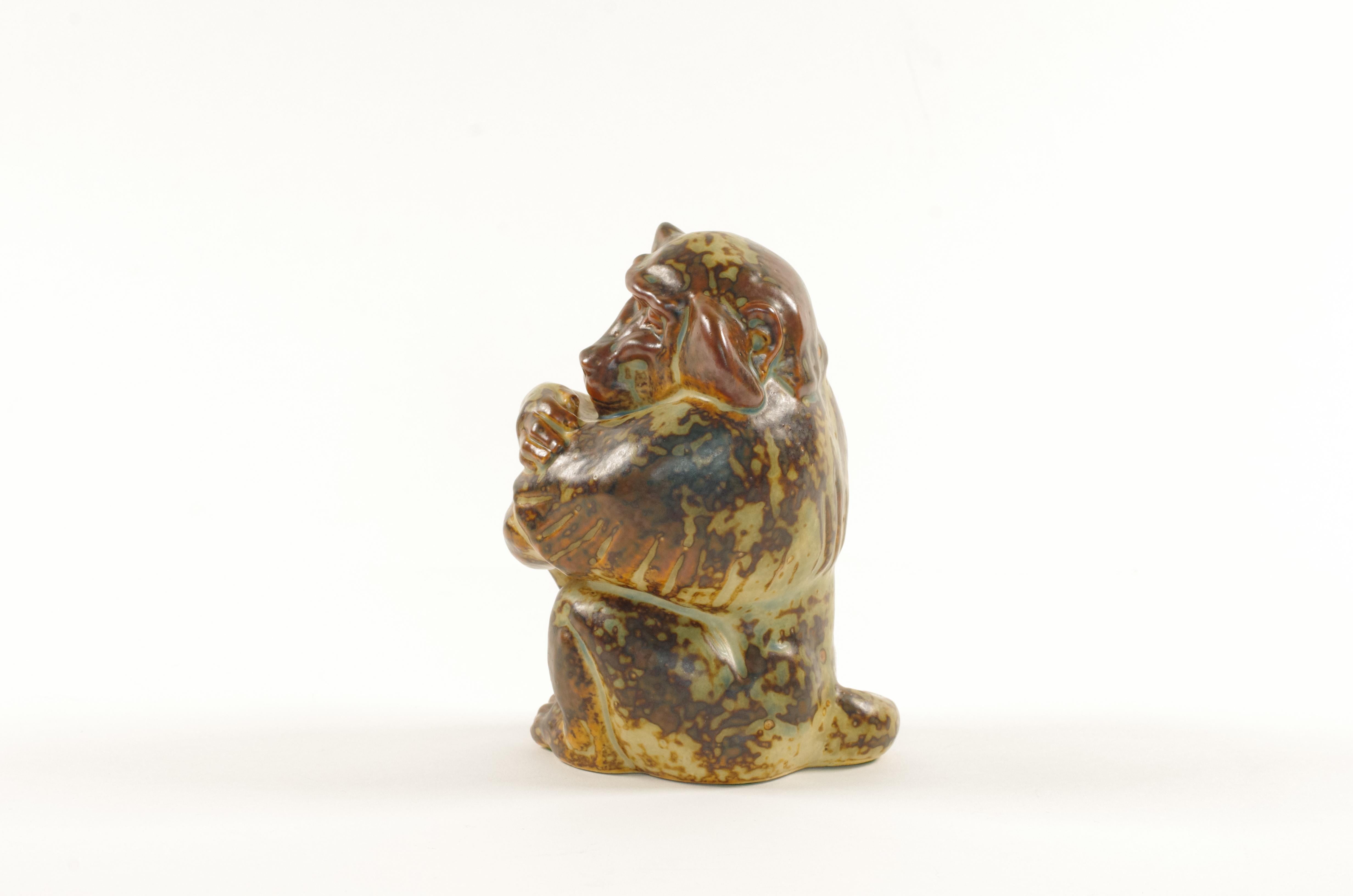 Smaltato Figura di babbuino di Knud Kyhn Royal Copenhagen (20216), Danimarca, anni '60 in vendita