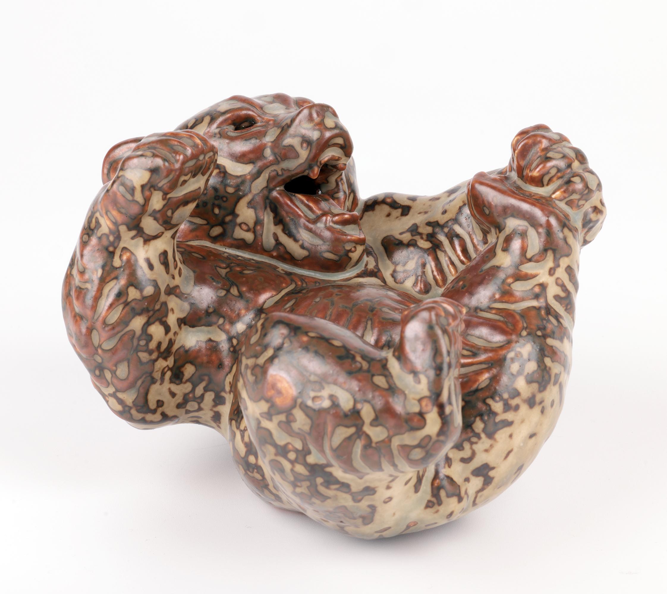 Porcelaine Knud Kyhn Royal Copenhagen Porcelain Lying Large Sung An Glazed Bear (Ours) en vente