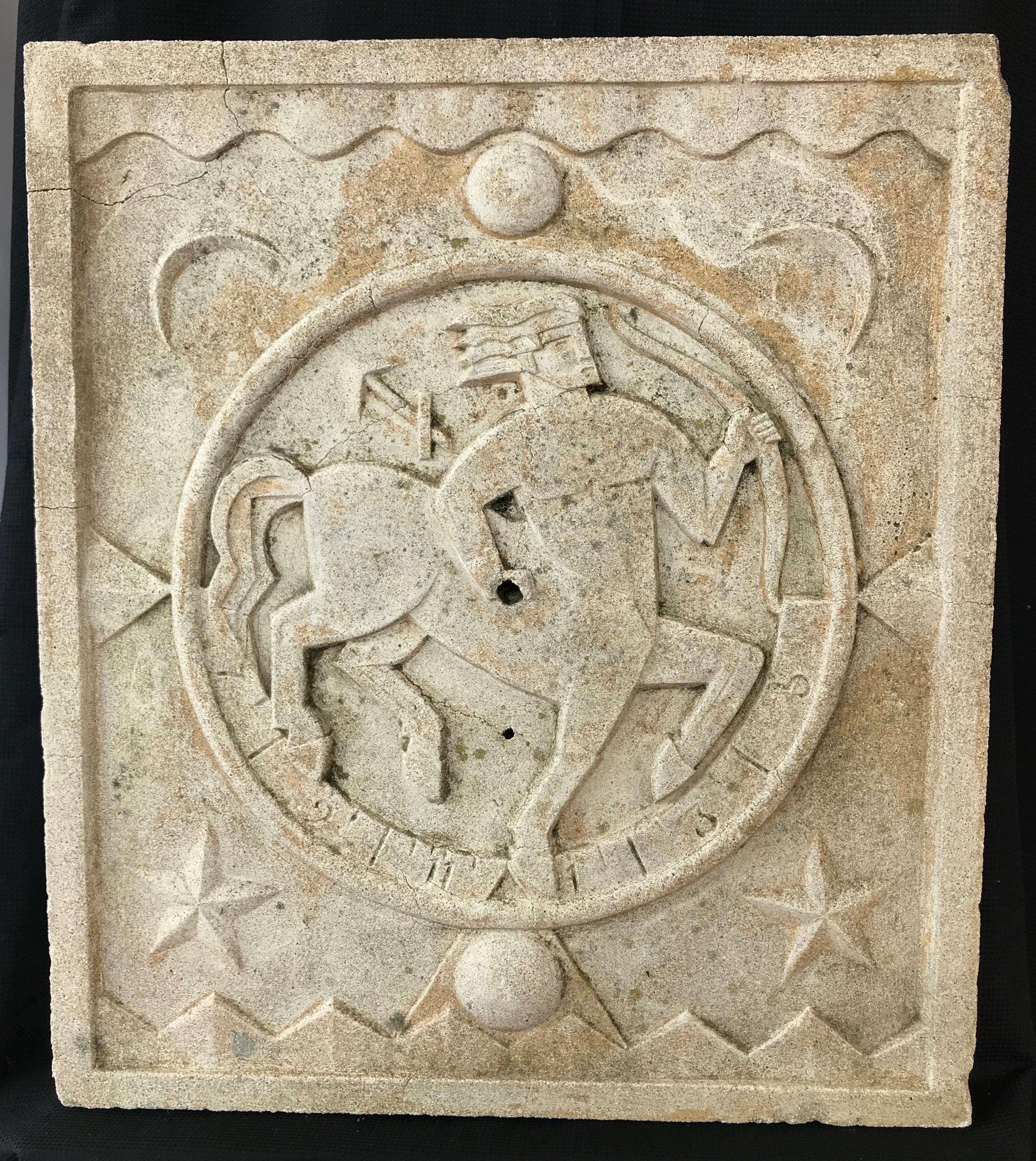 Rare panneau en ciment moulé en bas-relief Art Déco de 1931 intitulé 