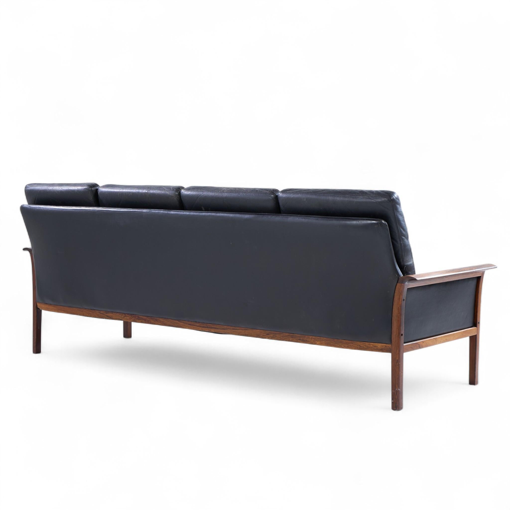 Knut Saeter for Vatne Møbler Mid Century Norwegian Rosewood, Leather Sofa - Pair im Angebot 3