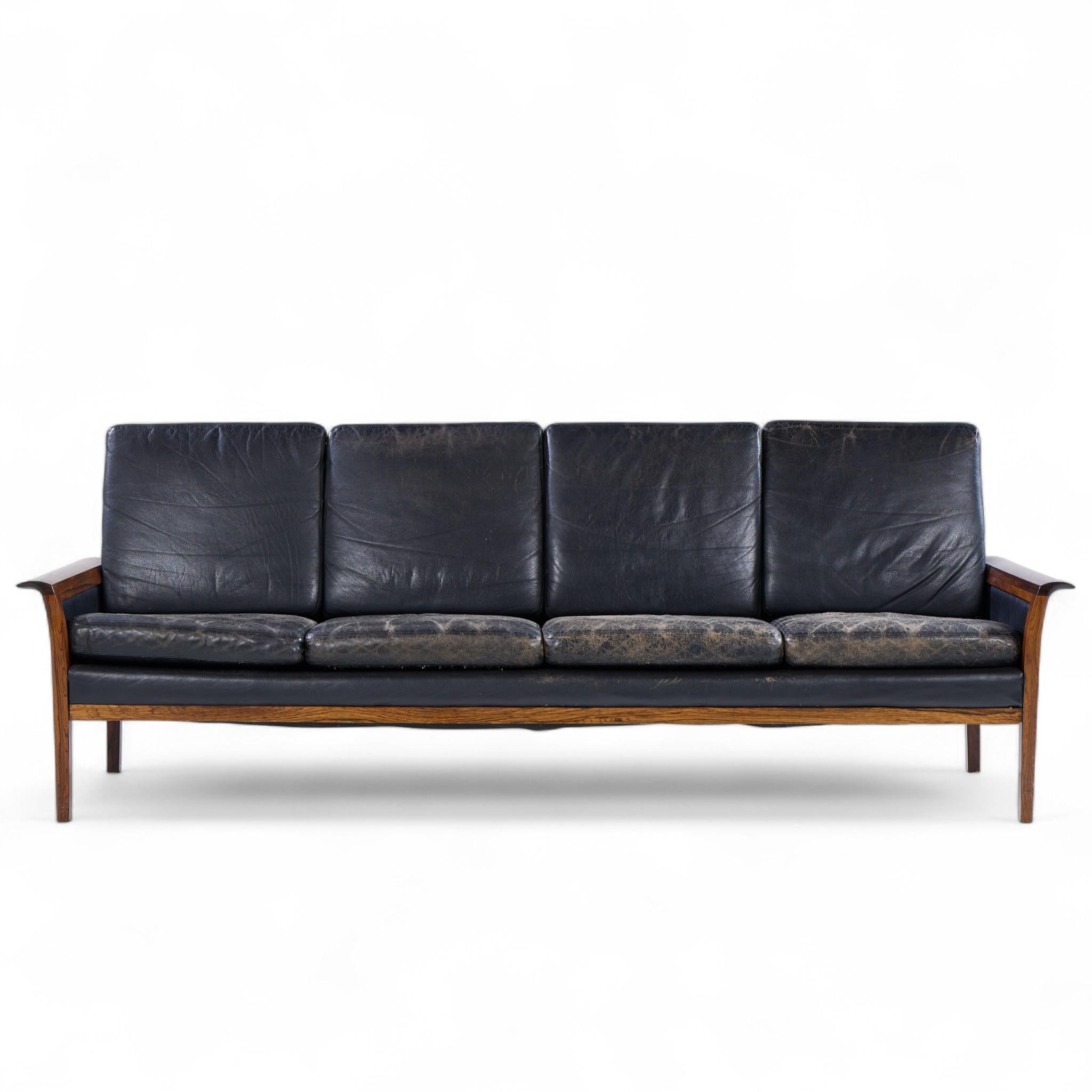 Knut Saeter for Vatne Møbler Mid Century Norwegian Rosewood, Leather Sofa - Pair im Zustand „Gut“ im Angebot in Franklin Park, IL