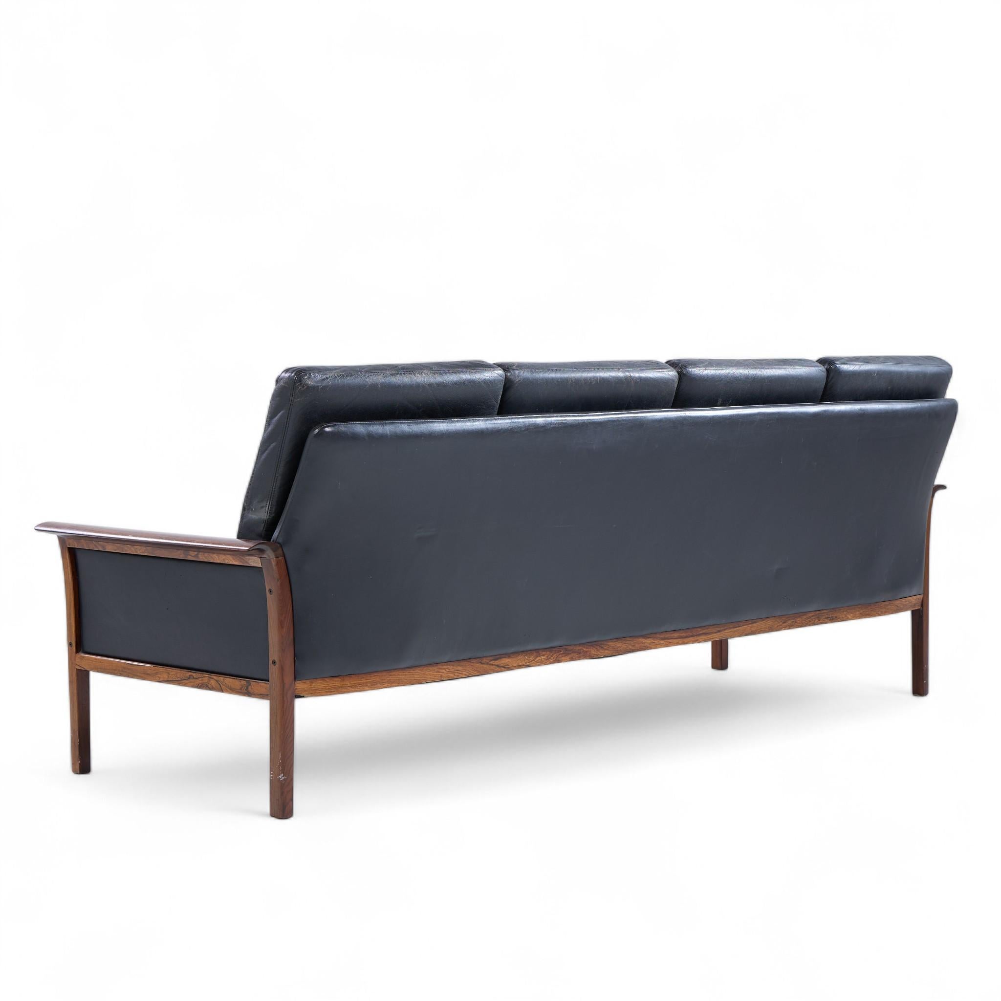 Knut Saeter for Vatne Møbler Mid Century Norwegian Rosewood, Leather Sofa - Pair im Angebot 1