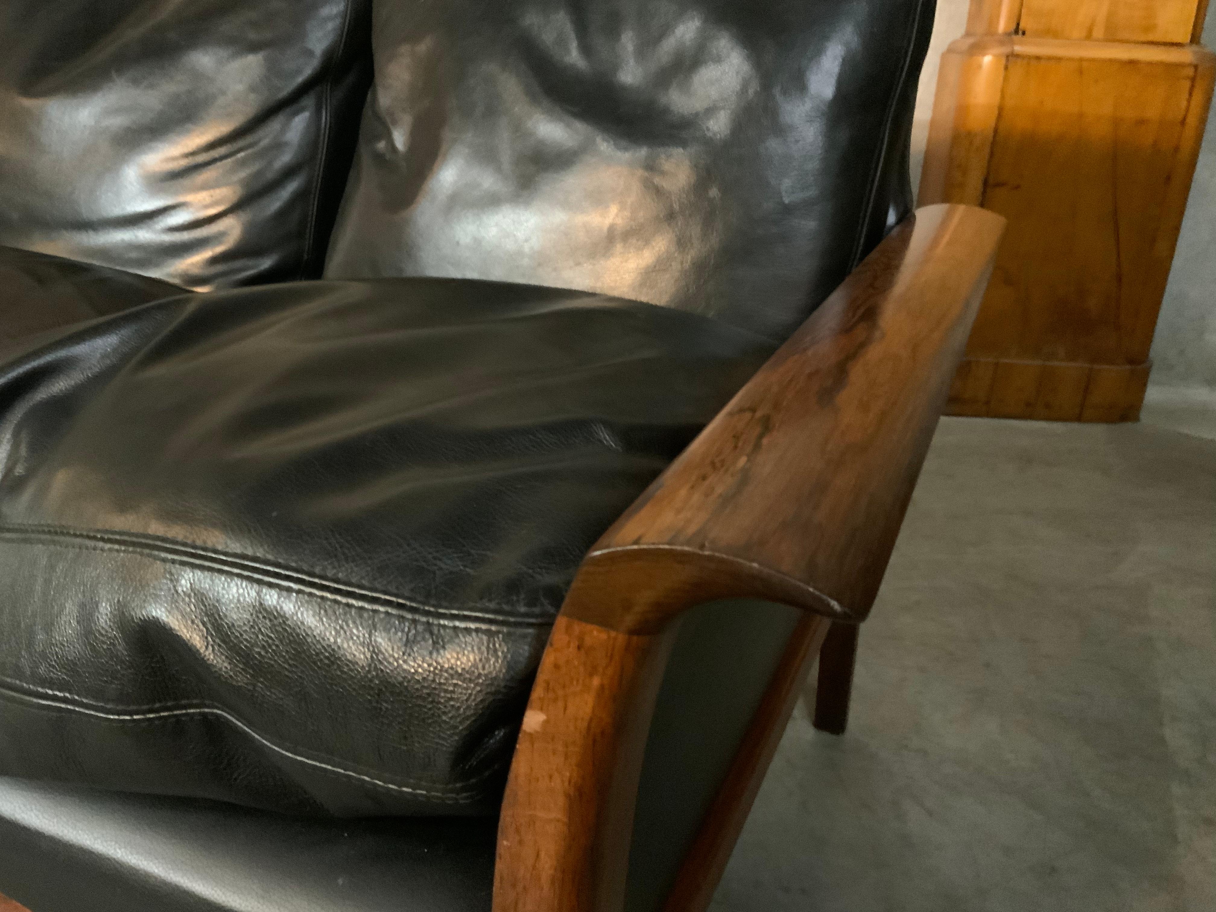Knut Saeter for Vatne Mobler Black Leather and Rosewood Four-Seat Sofa Couch In Good Condition In Surrey, BC