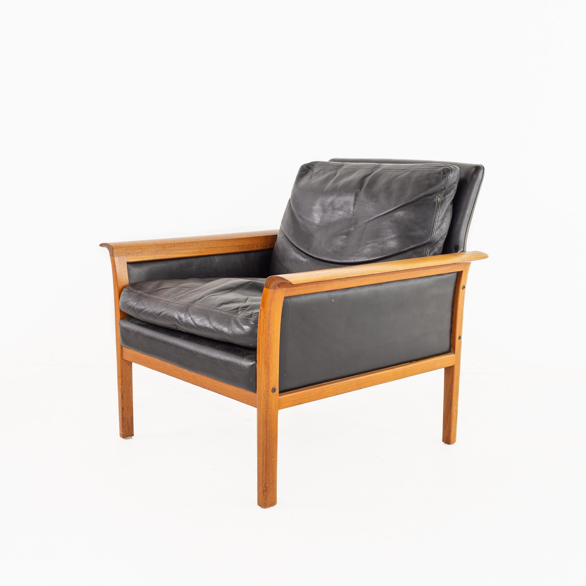 Late 20th Century Knut Sæter for Vatne Mobler MCM Teak and Black Leather Chair and Ottoman Set