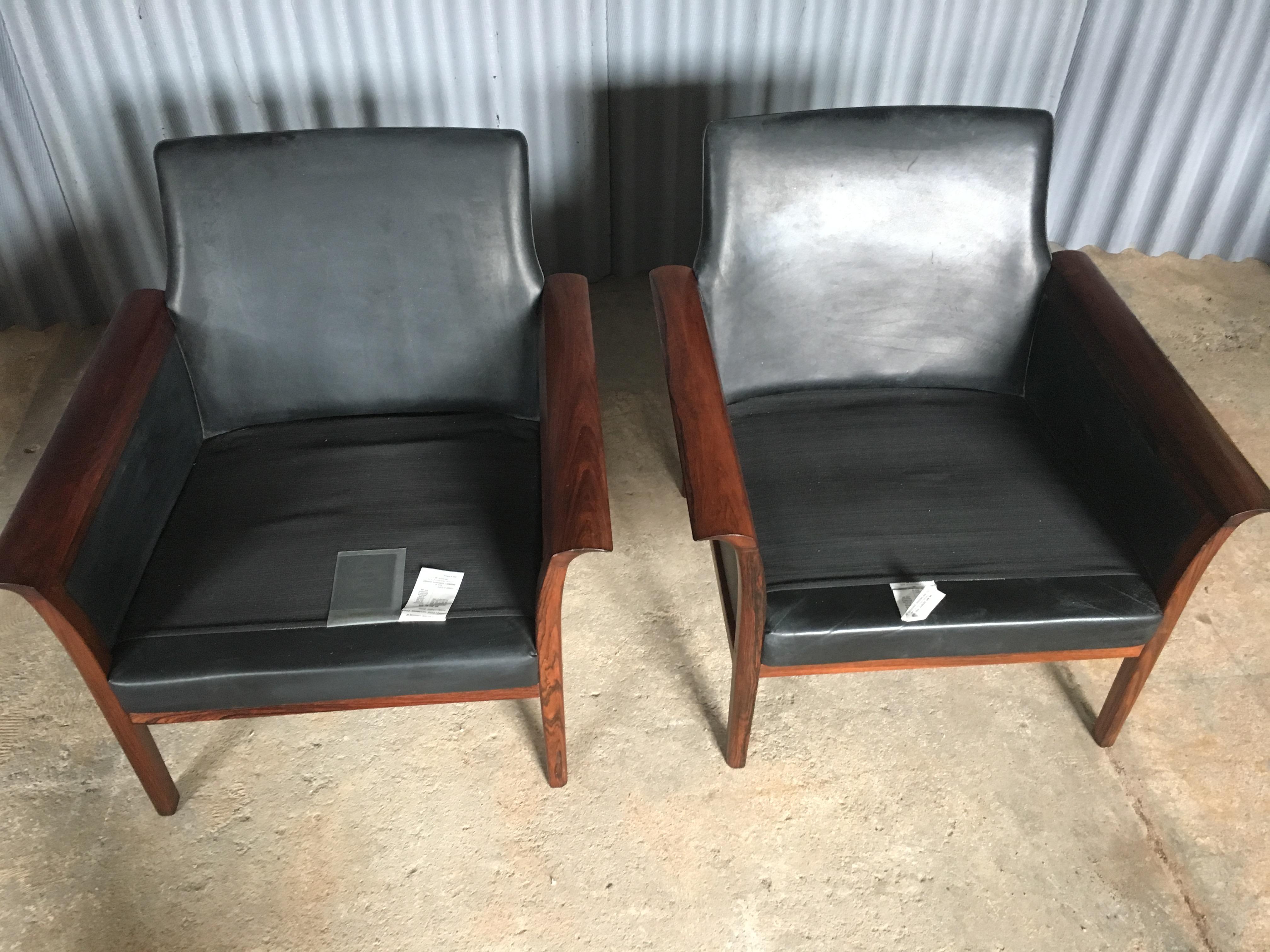 Knut Saeter for Vatner Mobler Leather and Rosewood Pair of Chairs 4