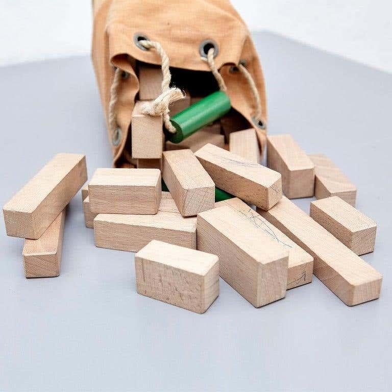 Ko Verzuu for Ado, Mid-Century Modern, Wood Blocks Construction Netherlands Toy In Fair Condition For Sale In Barcelona, Barcelona