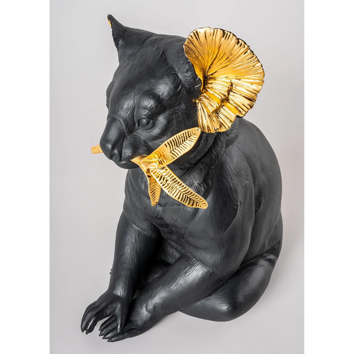 Portugais Sculpture en Koa et Eucalyptus or et noir en vente