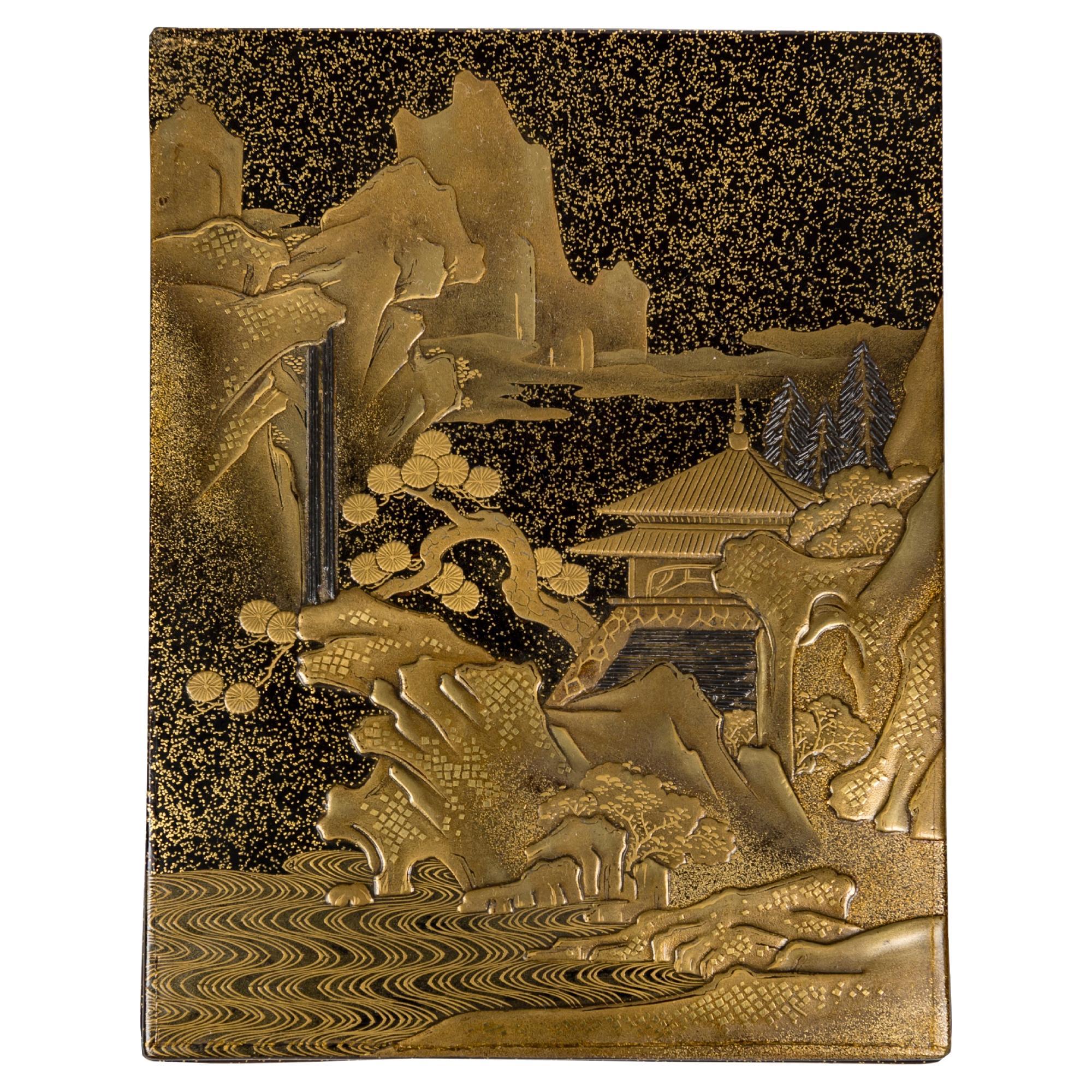 Kobako in black and gold lacquer decorated of a pavillion by a lake