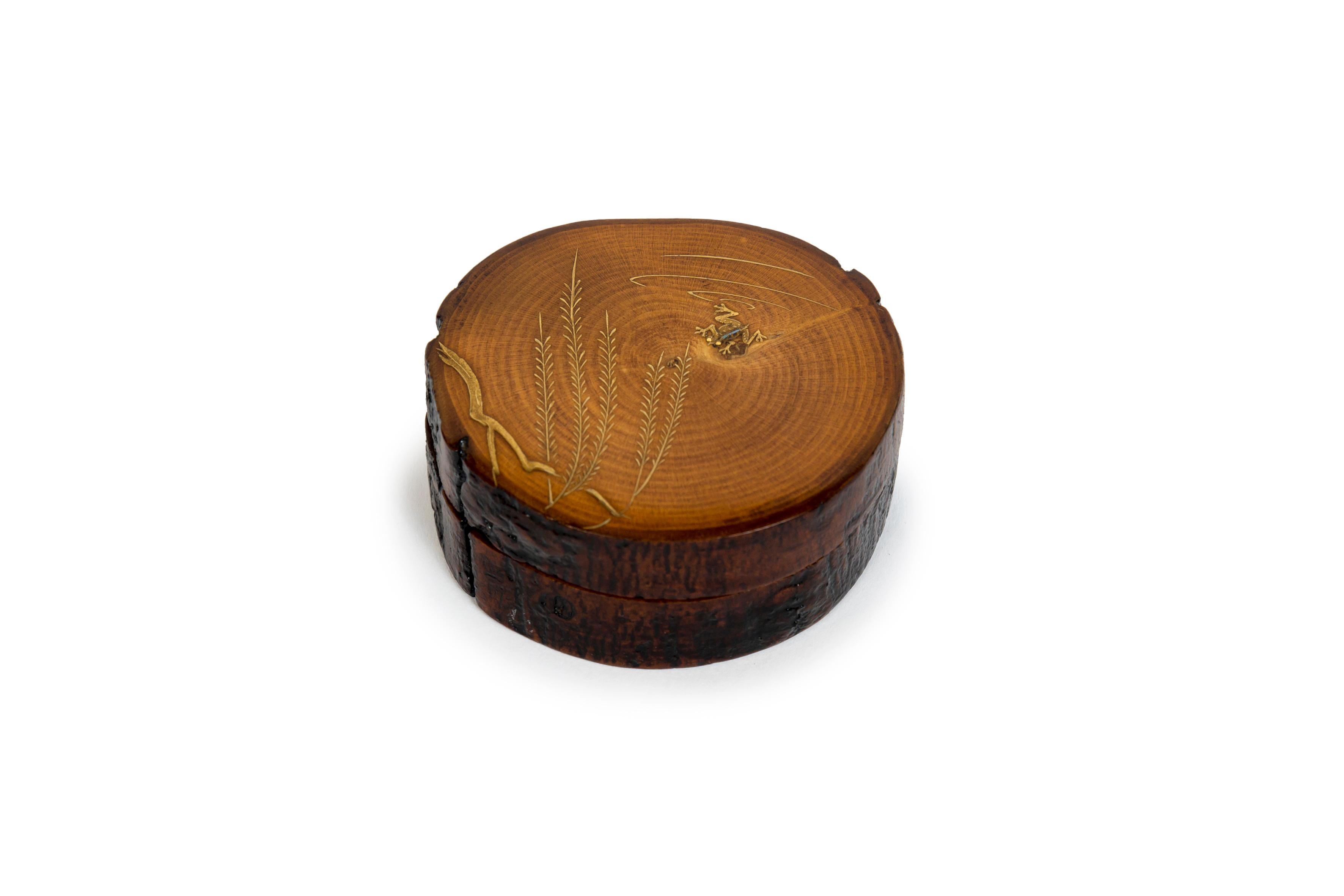 Kobako aus natürlichem Holz eines Froschs unter einem Weidenbaum (Taisho) im Angebot