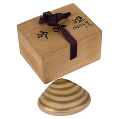 Kobako in the form of a Seashell in gold and wajima lacquer