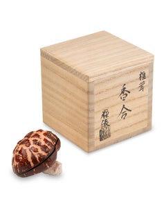 Kobako or incens box in lacquer in the form of a shitake mushroom