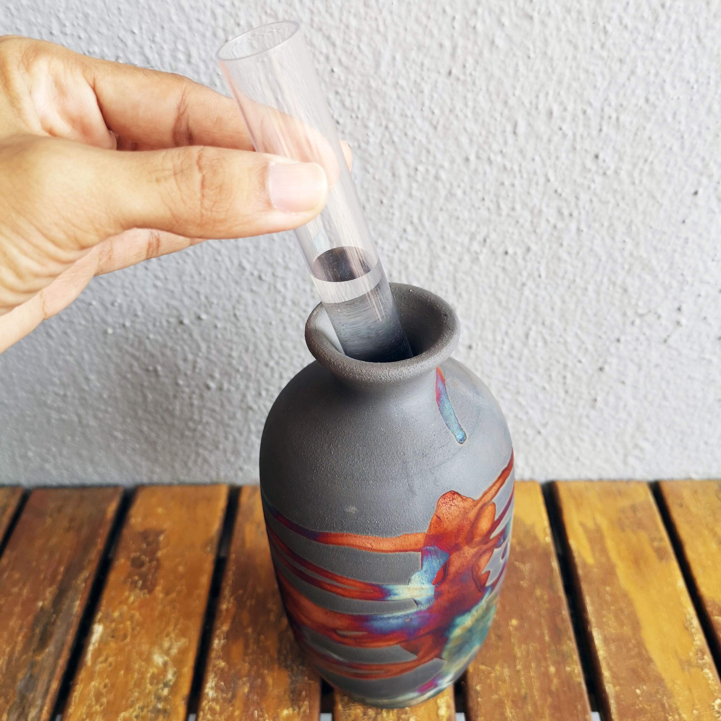 Koban 3 Pack Raku Keramik Vase mit Wasserröhre - Kohlenstoff-Kupfer - Handmade (Malaysisch) im Angebot