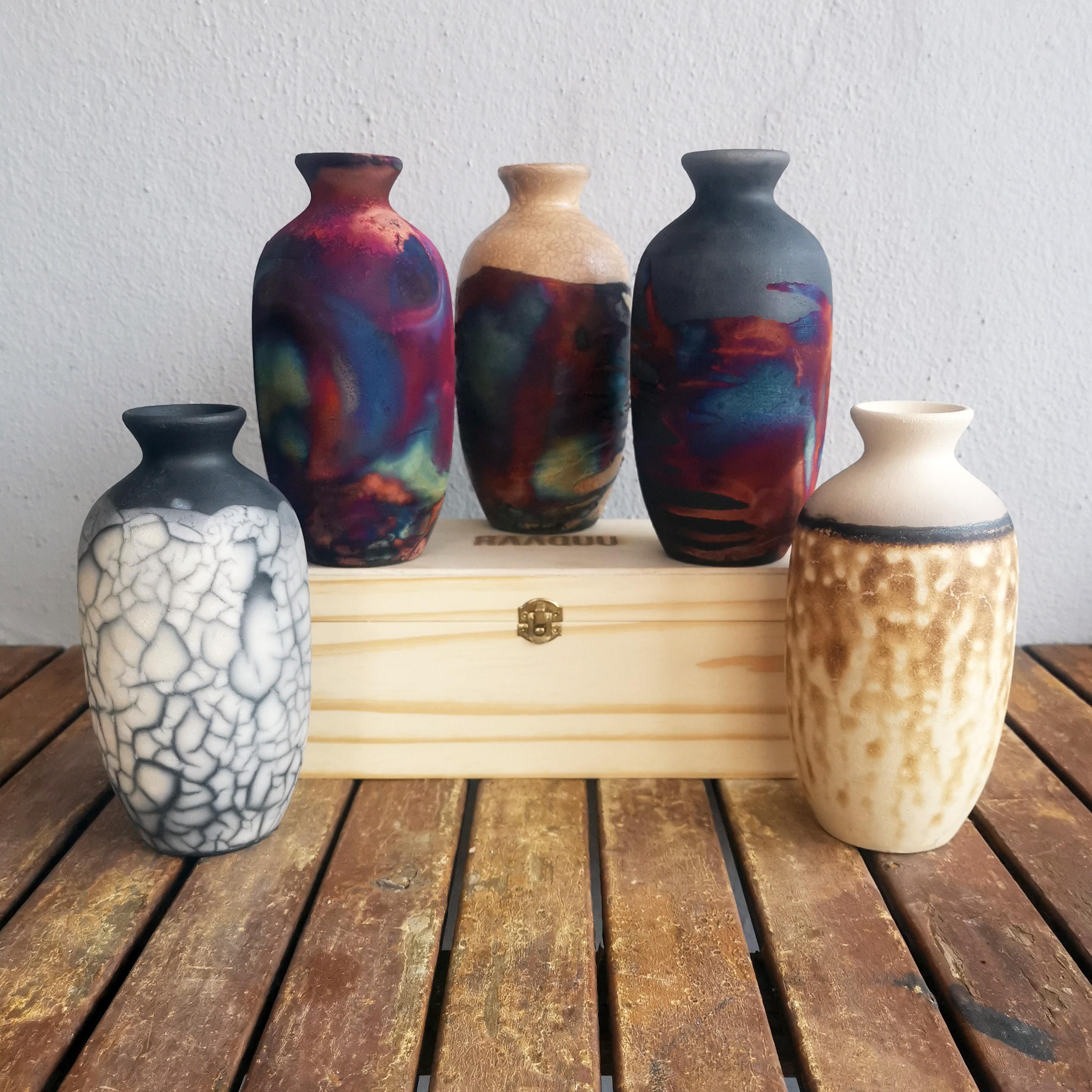 Malaisien Vase en poterie Raku de Koban avec boîte cadeau - Raku fumé - Céramique artisanale en vente