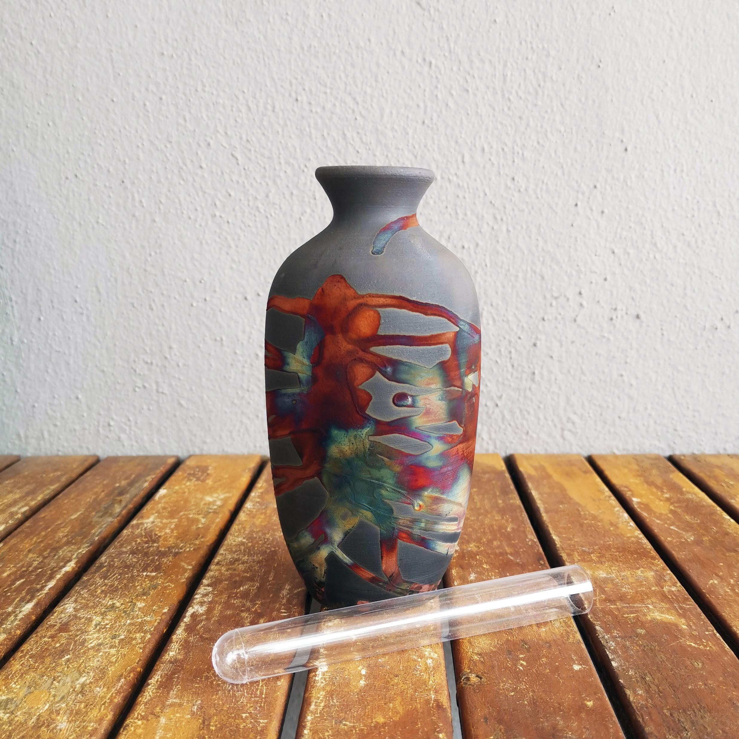 Jarrón de Cerámica Koban Raku con Tubo de Agua - Medio Cobre Mate - Cerámica Artesanal Malasio en venta