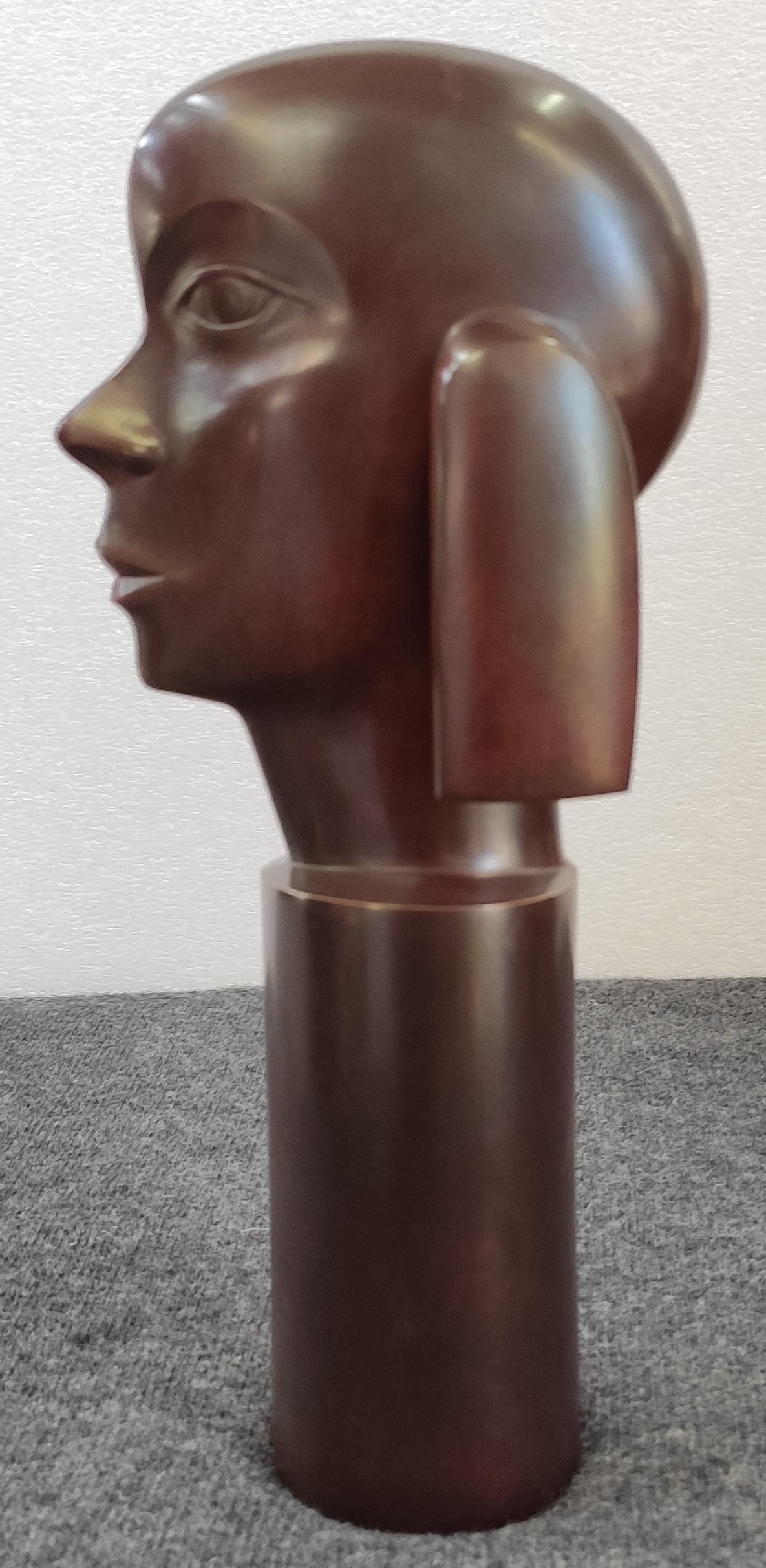 dacht Attention Bronze-Skulptur Kleines schwarzes Porträt, figurativ, auf Lager – Sculpture von KOBE
