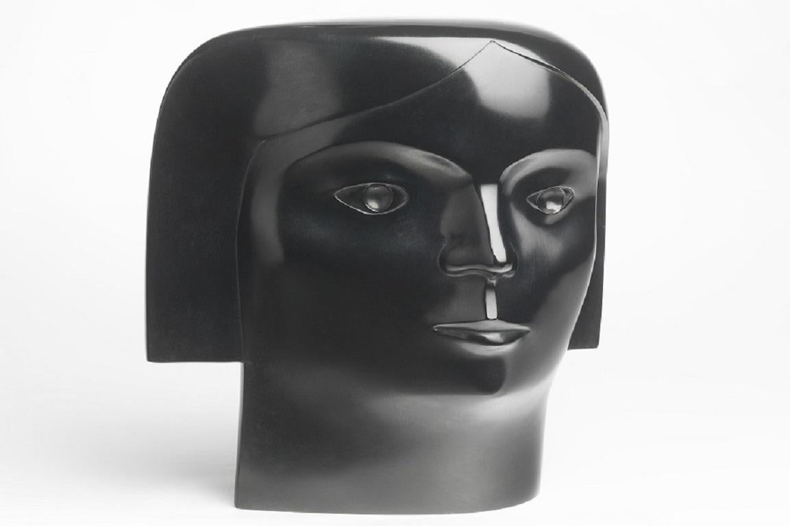 Figurative Sculpture KOBE - Sculpture en bronze - Portrait de femme noire à la tête de bonté - Douceur 