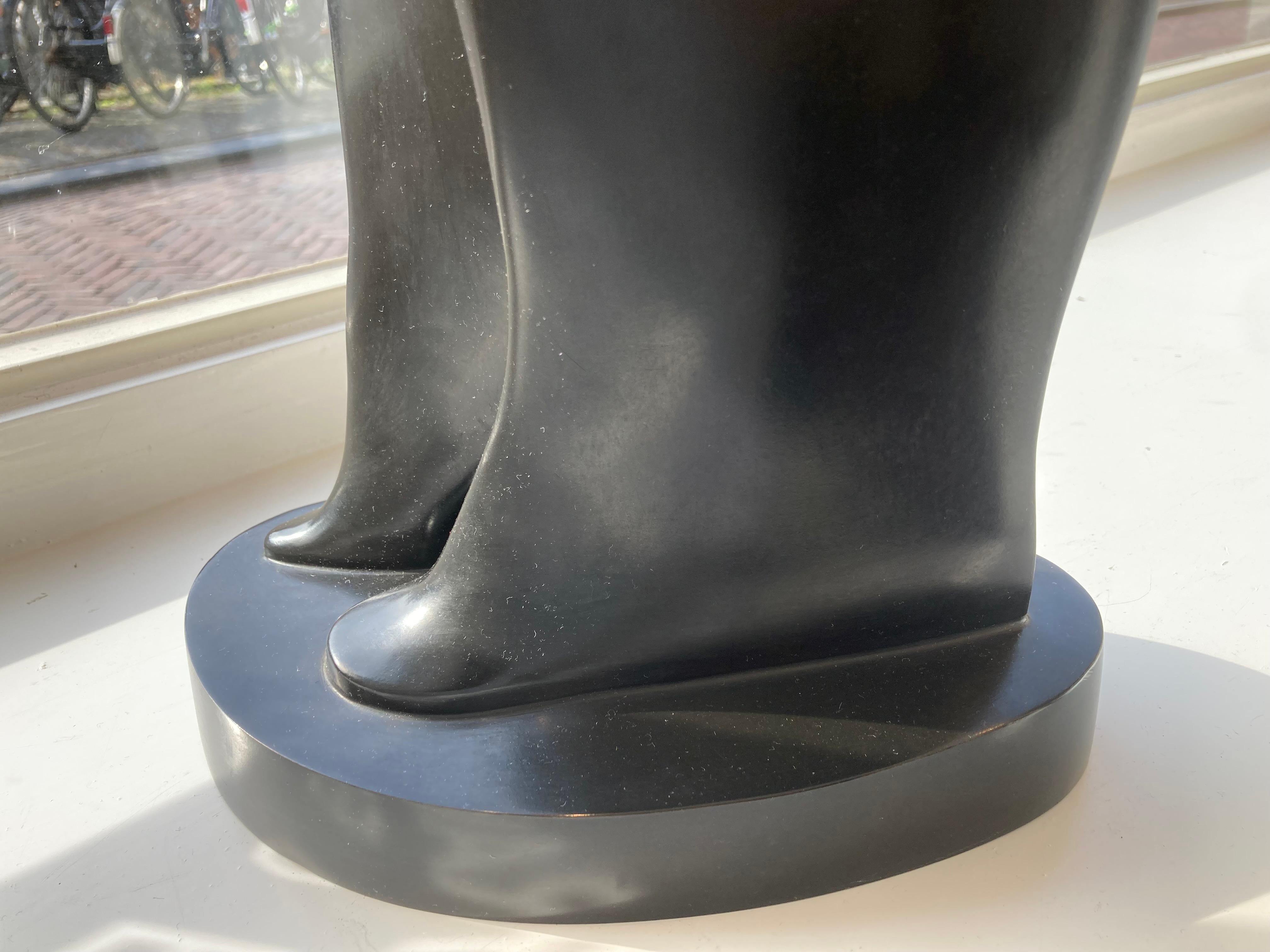 Elegante Sculpture en Bronze Femme Torse Debout Patina Noir En Stock en vente 1
