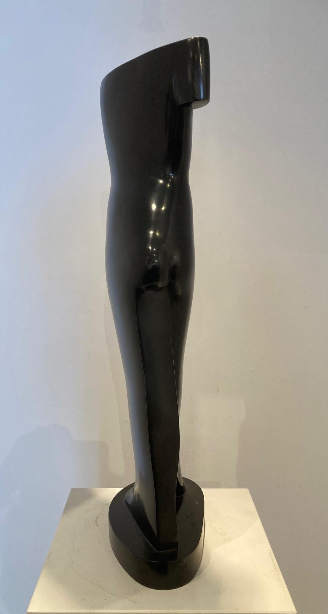Elegante Sculpture en Bronze Femme Torse Debout Patina Noir En Stock en vente 4