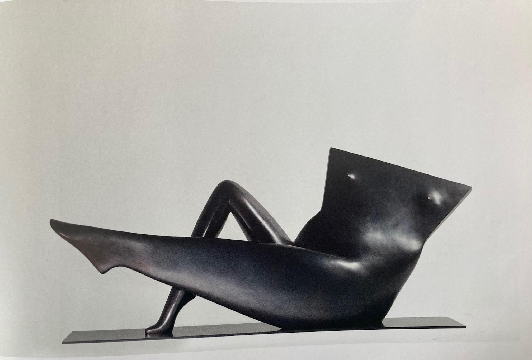 Nude Sculpture KOBE - Sculpture impressionniste en bronze - Torse couché sur duvet - Figuratif patiné noir