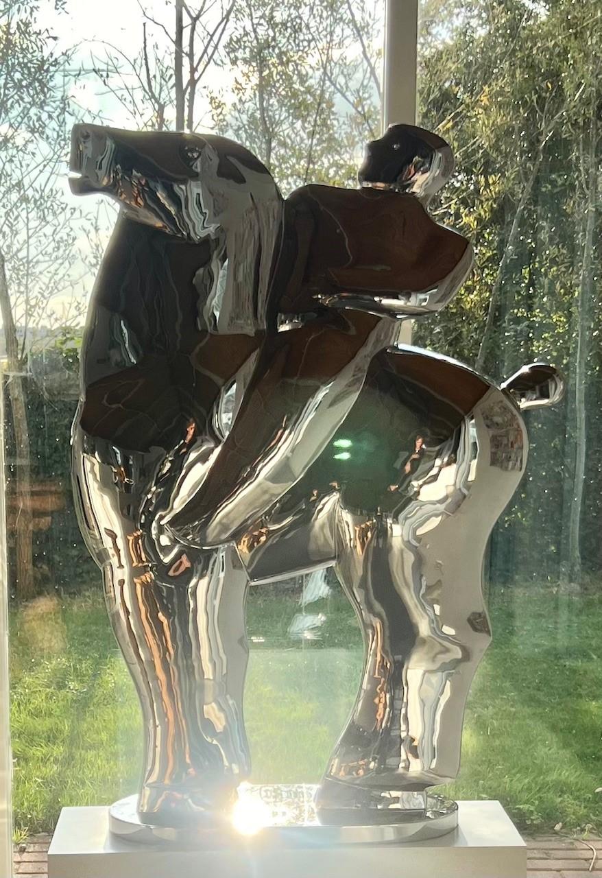 Sculpture fierheid pride en acier poli, cheval cheval, couleur argent en stock en vente 8