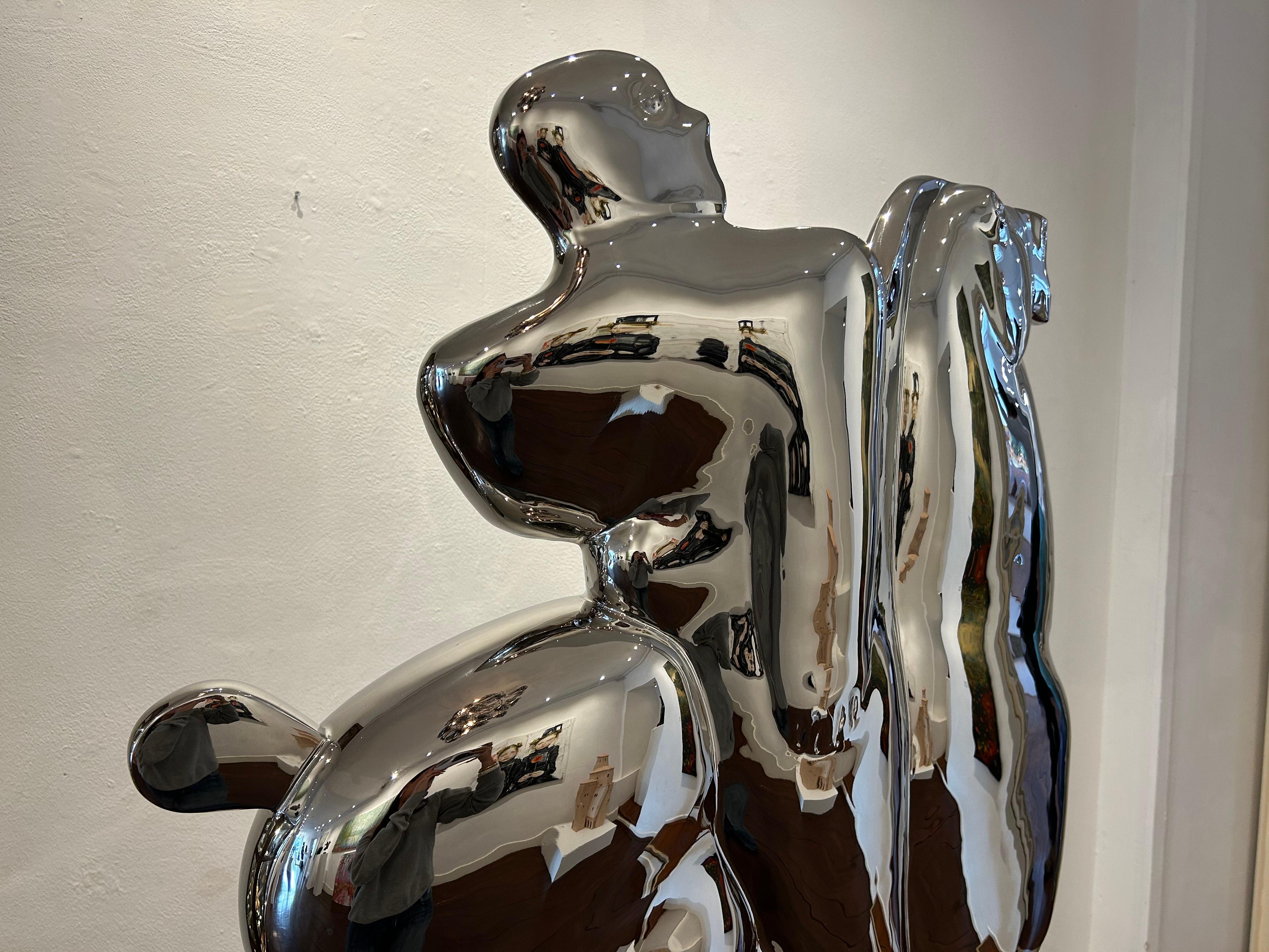 Sculpture fierheid pride en acier poli, cheval cheval, couleur argent en stock en vente 6