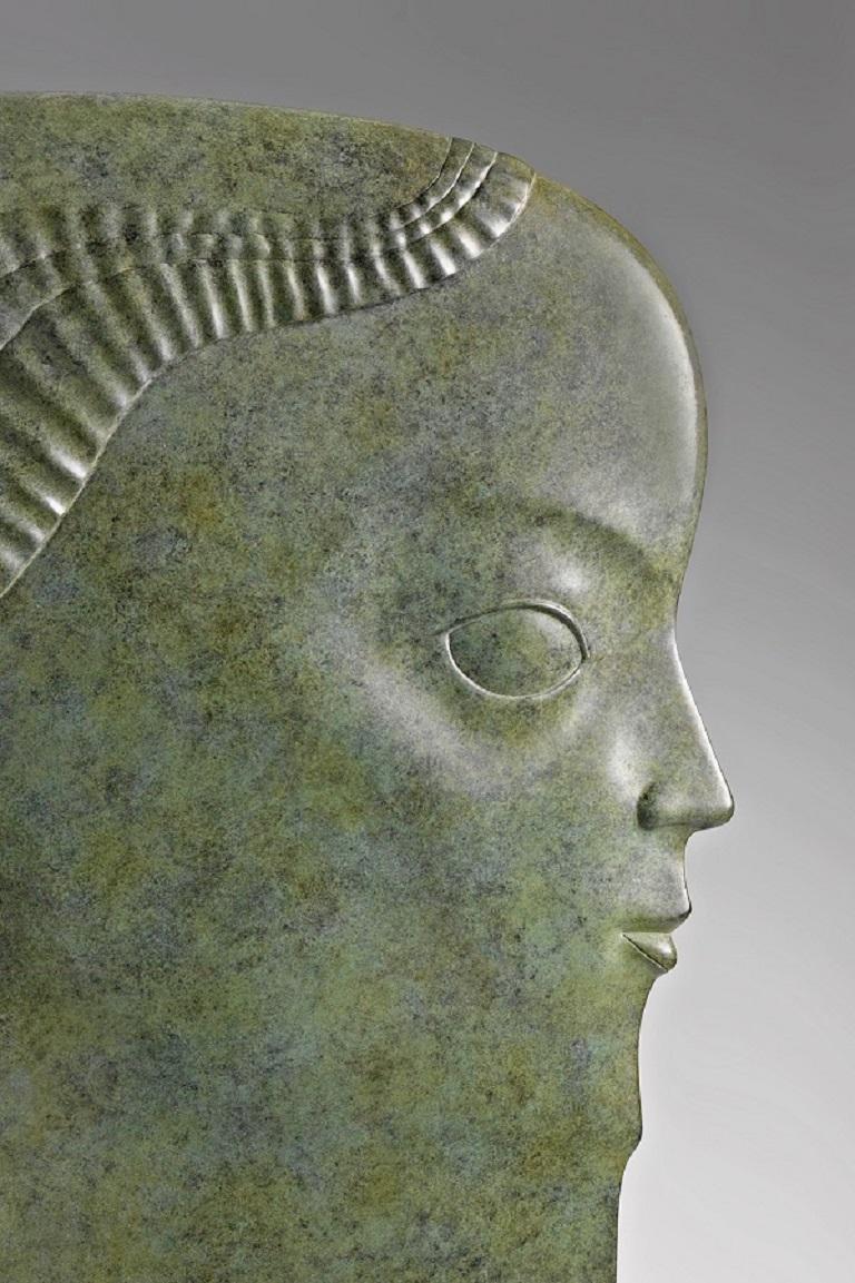 Kopf-Bronze-Skulptur Großes Porträt Grüne Patina Gesicht Mensch  – Sculpture von KOBE