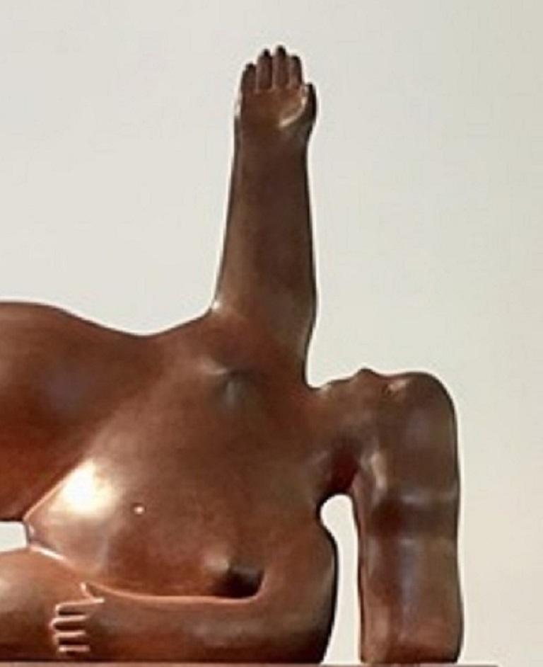 Het Verlangen Desire Bronze Sculpture Femme Nu Patine Marron En stock

KOBE, pseudonyme de Jacques Saelens, était un artiste belge (Courtrai, Belgique 1950 - Saint-Julien (Var), France 2014).

Il a combiné le large avec la sophistication. Deux