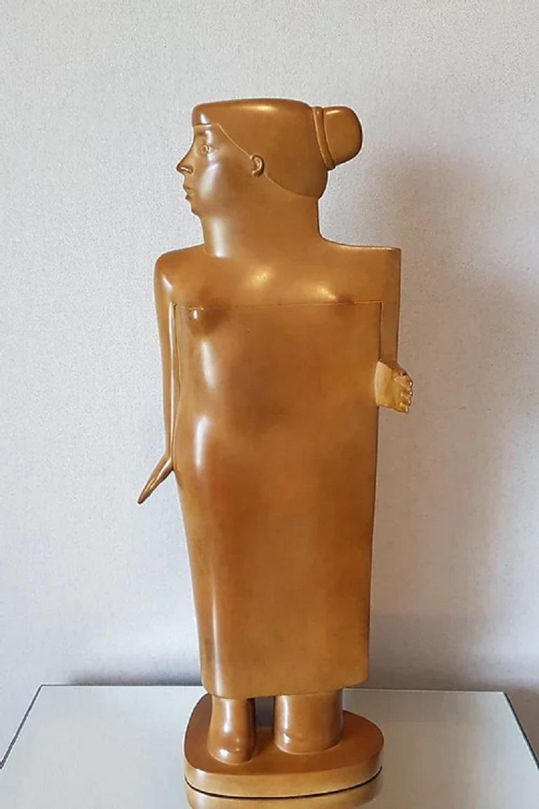 KOBE Figurative Sculpture – Bronzeskulptur einer weiblichen Figur aus der Regiseusse-Zeit, Lady Woman Standing 