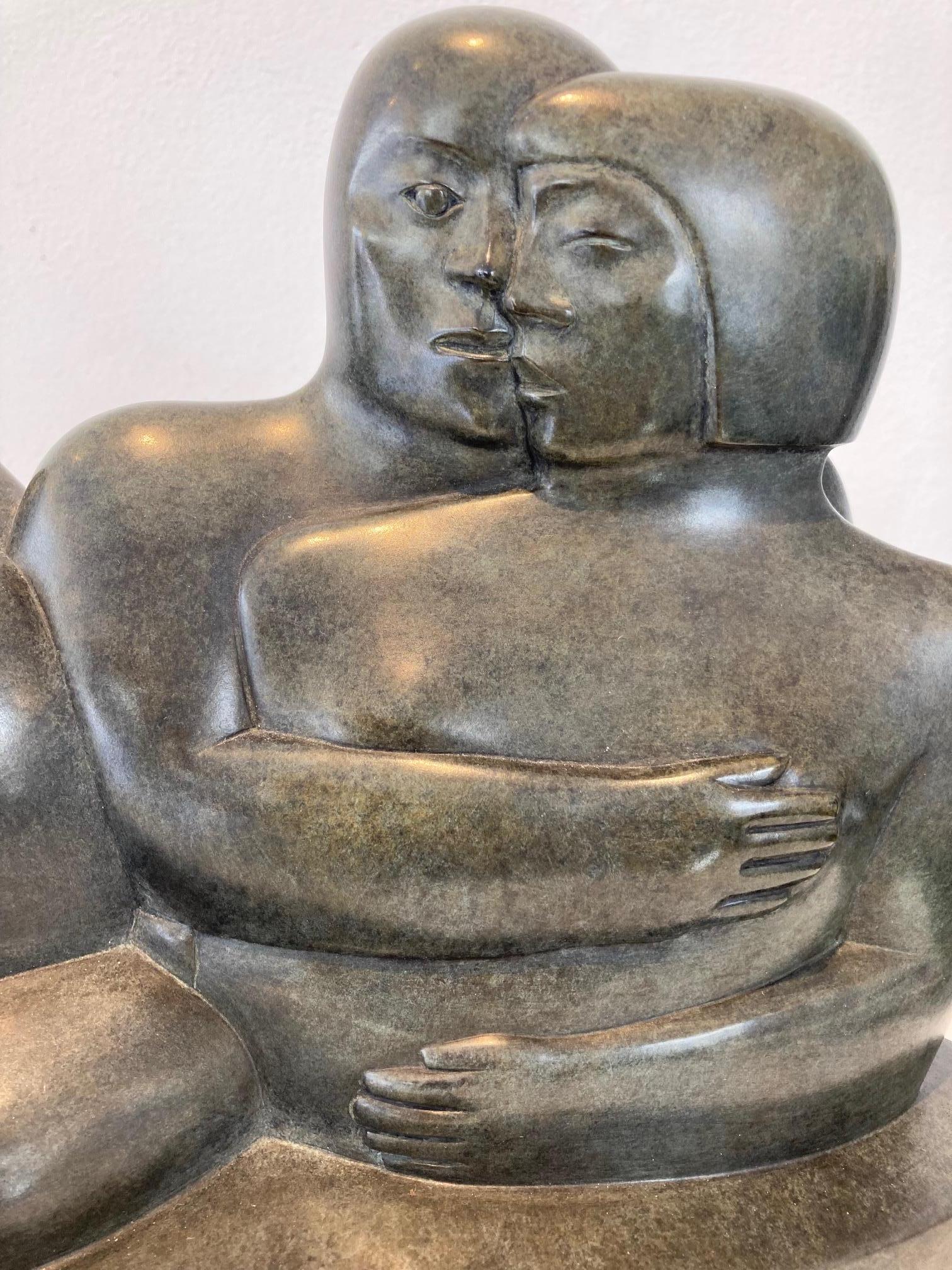 Bronzeskulptur „Lovers People Together Man Woman“, Les Amants II, auf Lager

KOBE, Pseudonym von Jacques Saelens, war ein belgischer Künstler (Kortrijk, Belgien 1950 - Saint-Julien (Var), Frankreich 2014).

Er kombinierte das Breite mit dem