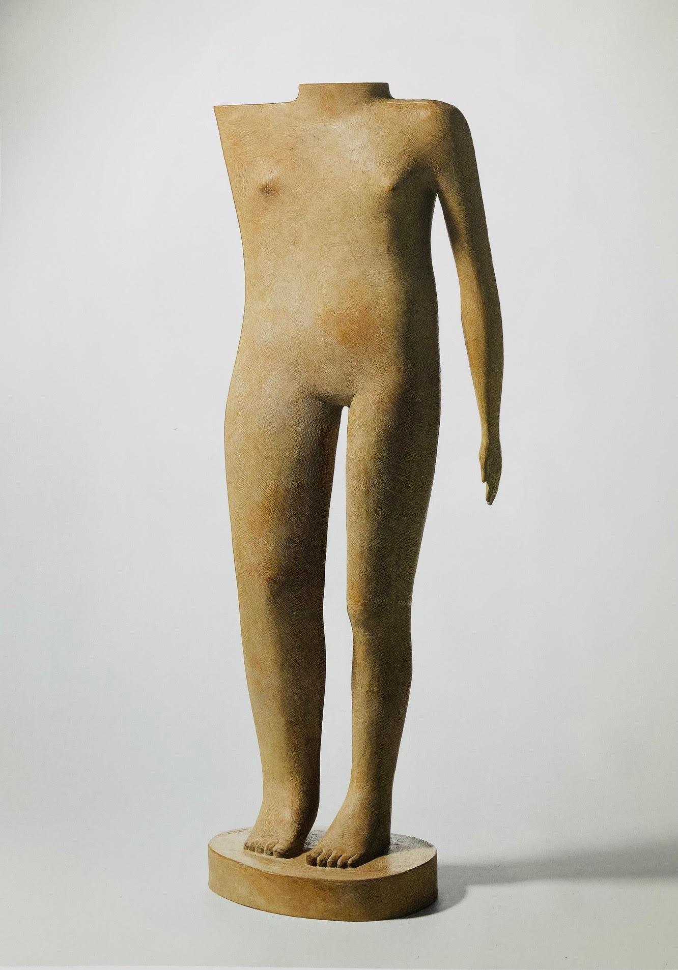 KOBE Figurative Sculpture – Puberta Stehende Figur Bronzeskulptur Nackter Körper 