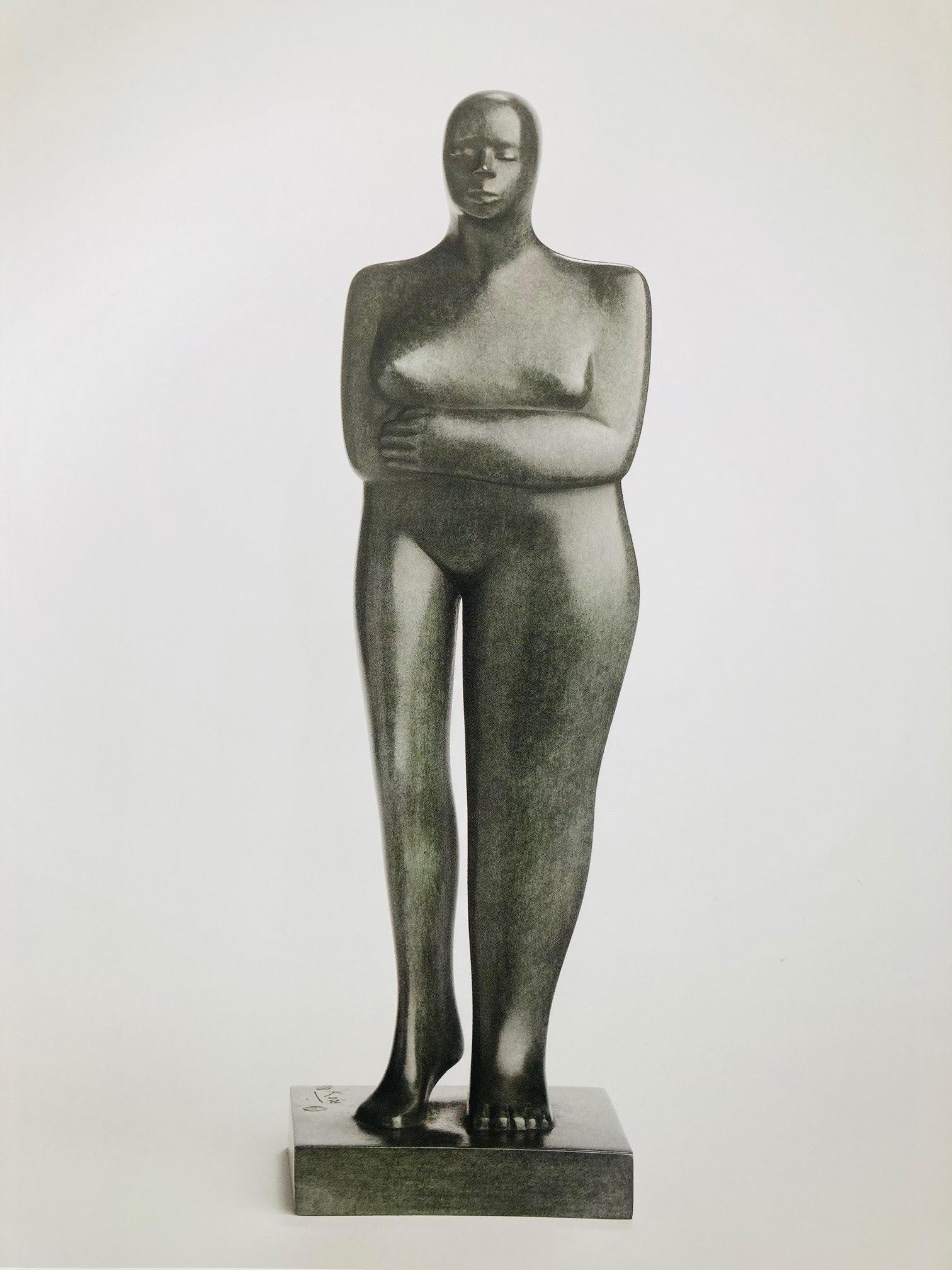 KOBE Figurative Sculpture – Standfigur aus Bronze, Skulptur, weiblicher Akt, Figur 