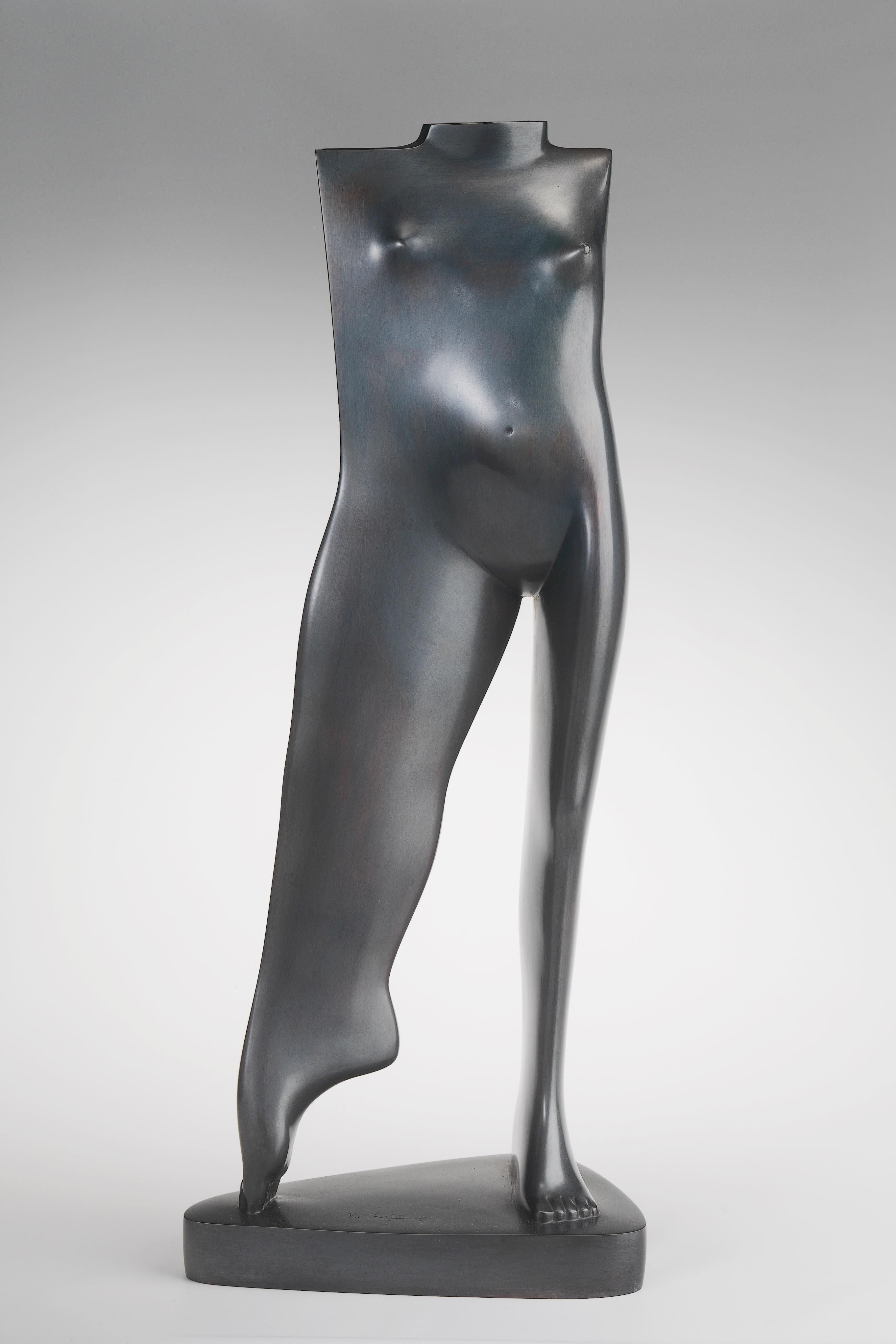 KOBE Figurative Sculpture - Torse Debout de Jeune Femme Bronze Sculpture In Stock
