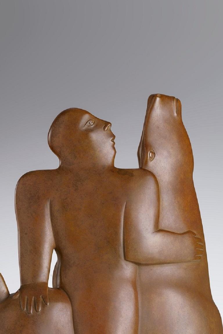 Unita Große Bronze-Skulptur Brauner figurativer geometrischer Pferdereiter, auf Lager – Sculpture von KOBE