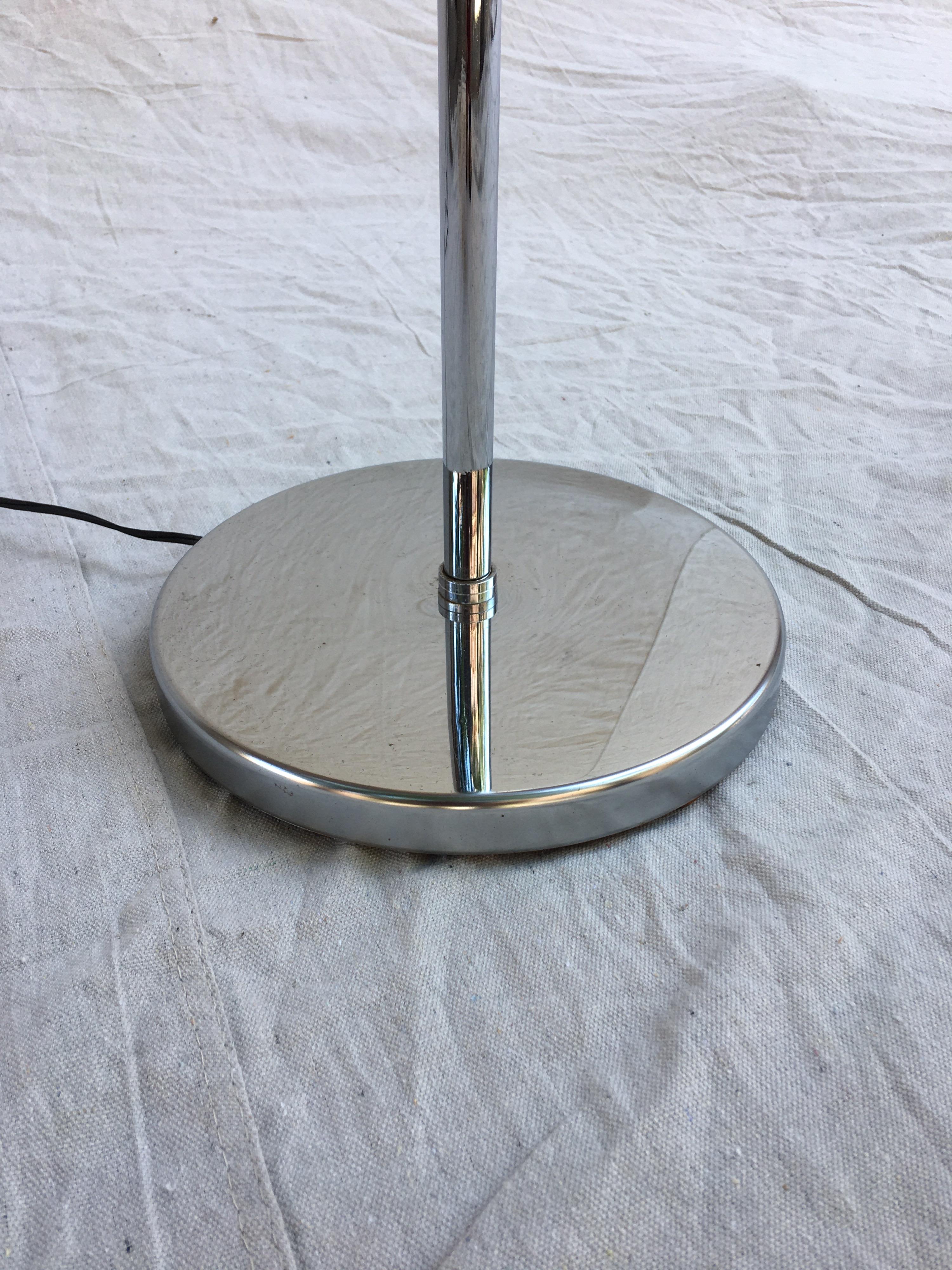 Koch and Lowy 3-Shade Floor Lamp In Good Condition In Philadelphia, PA