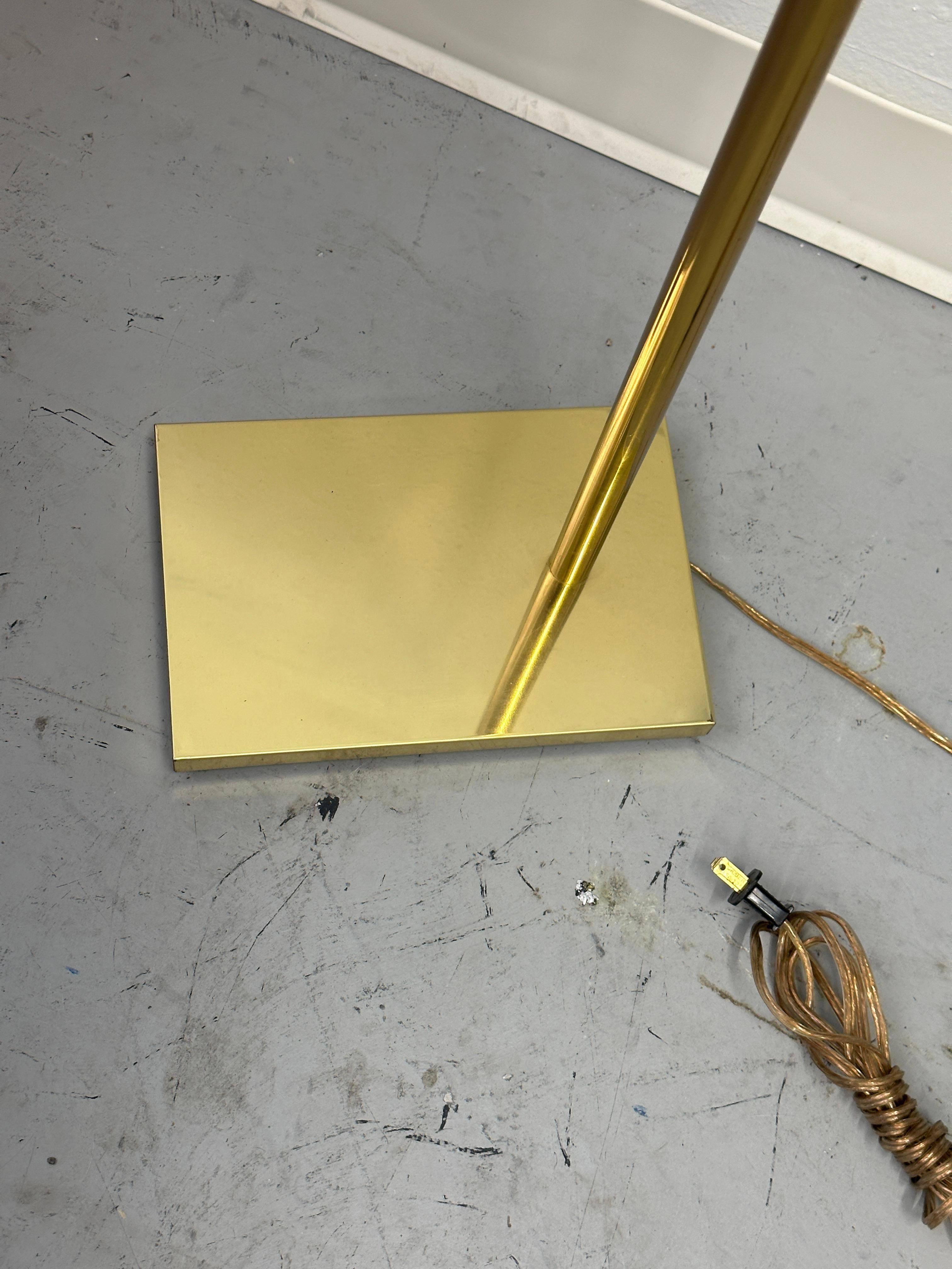 Koch and Lowy Brass Adjustable Floor Lamp In Good Condition In Palm Springs, CA
