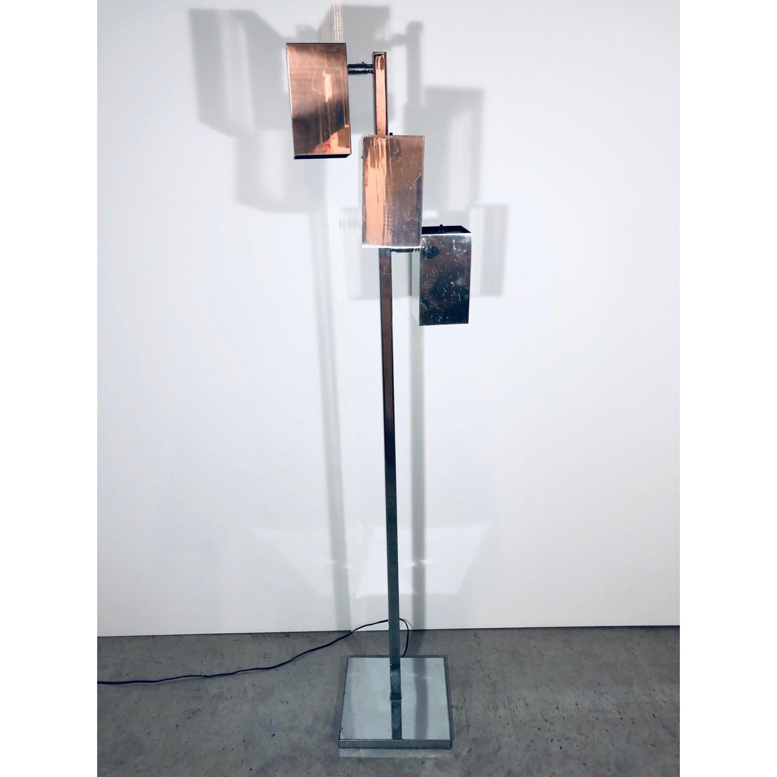 Koch and Lowy Chrome Floor Lamp, 1970s In Good Condition In Miami, FL
